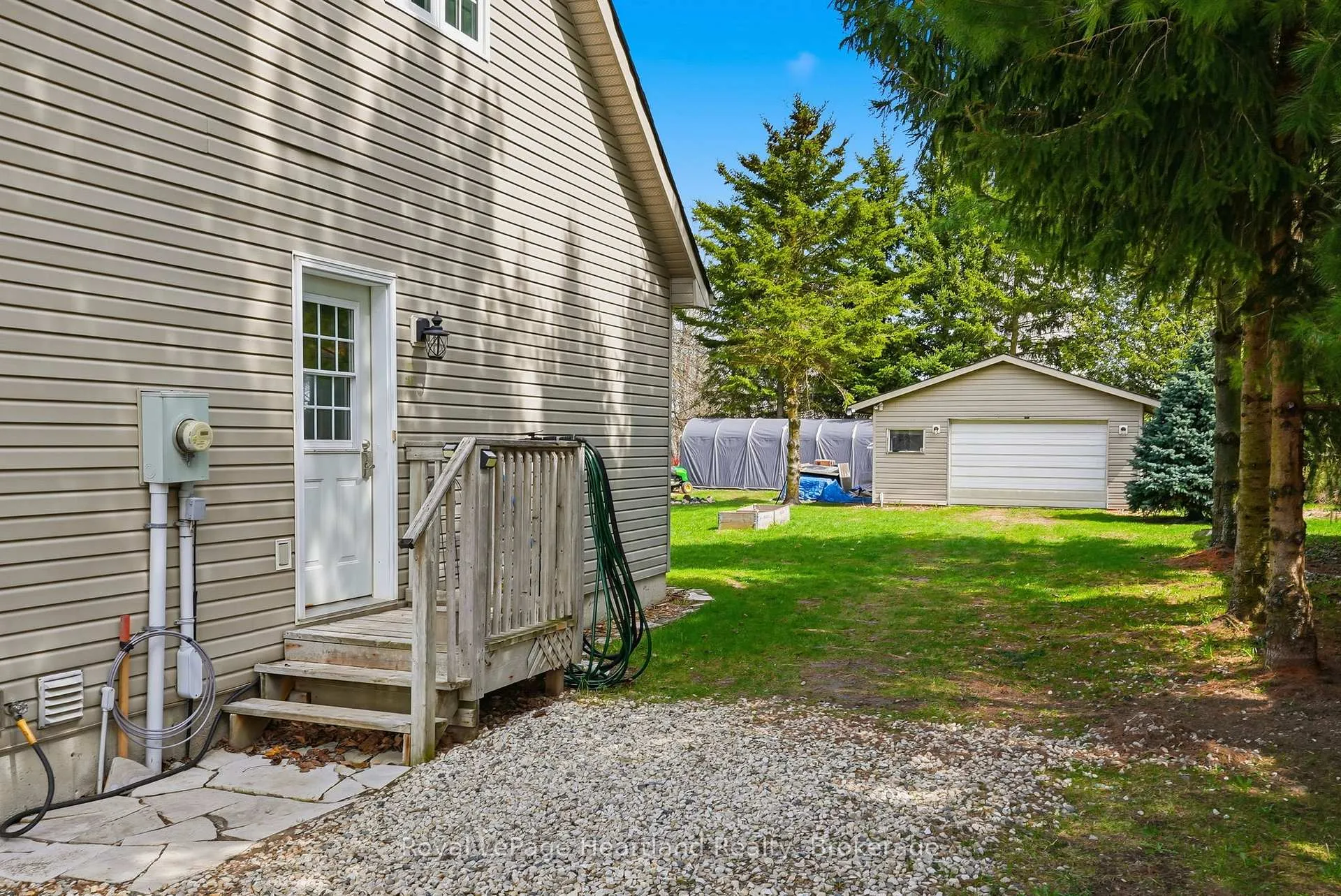 Photo 6 of 25 John Street W, Minto — HOMEH