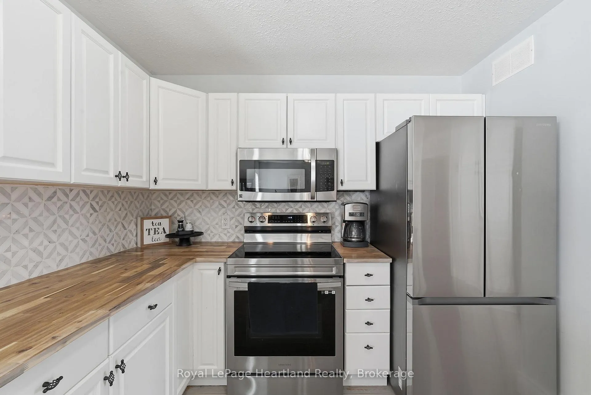 Photo 21 of 25 John Street W, Minto — HOMEH