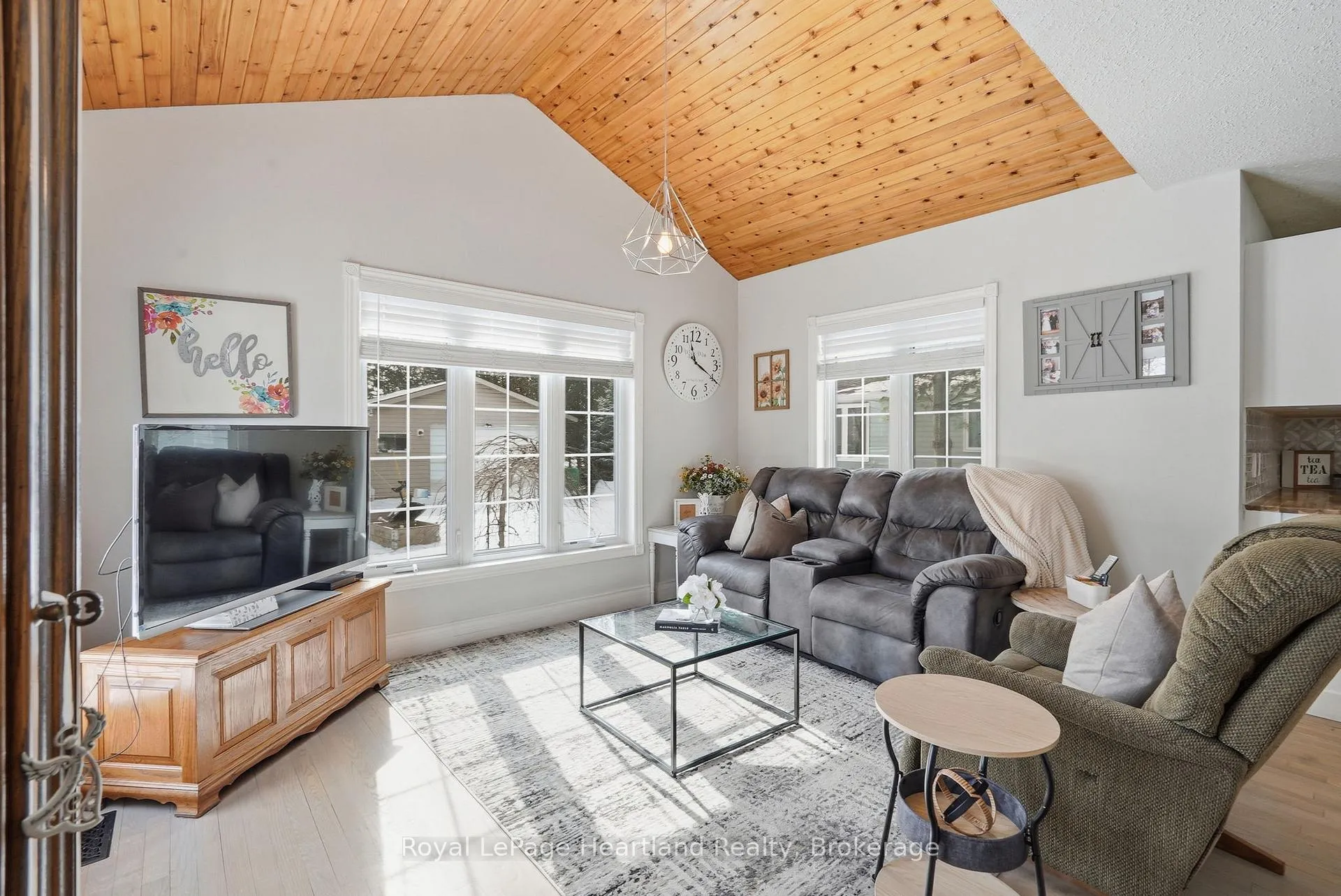 Photo 26 of 25 John Street W, Minto — HOMEH