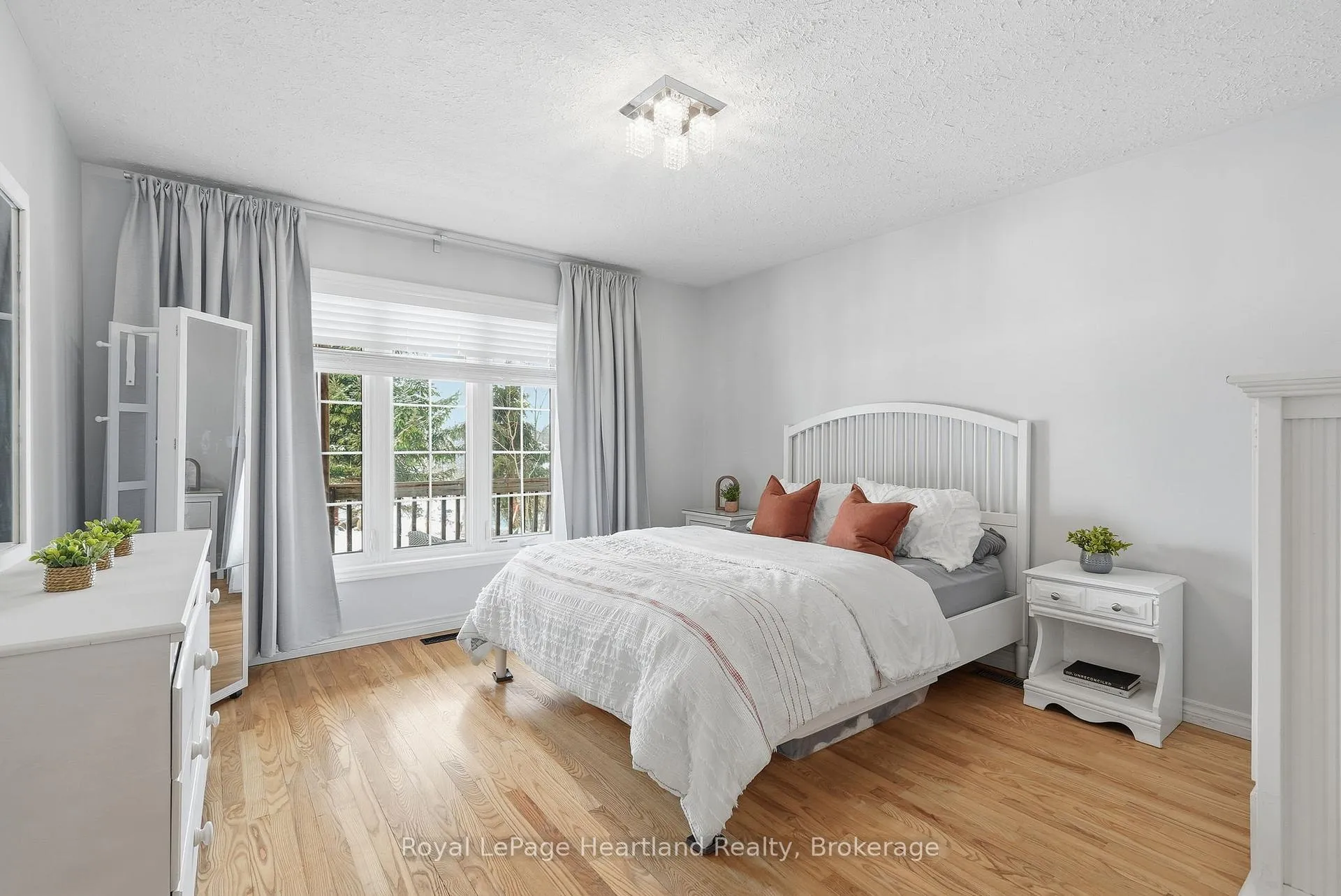 Photo 28 of 25 John Street W, Minto — HOMEH