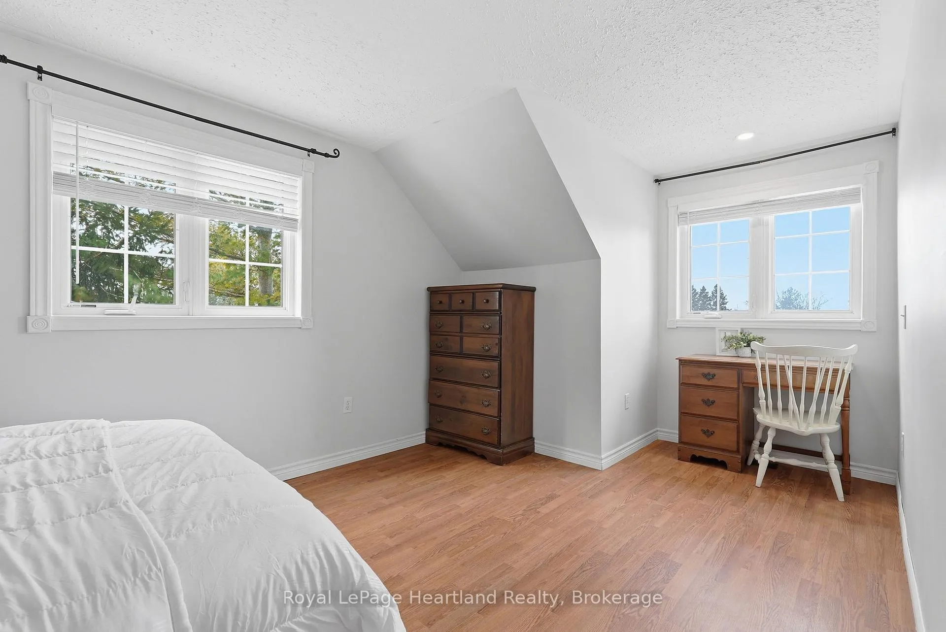 Photo 33 of 25 John Street W, Minto — HOMEH