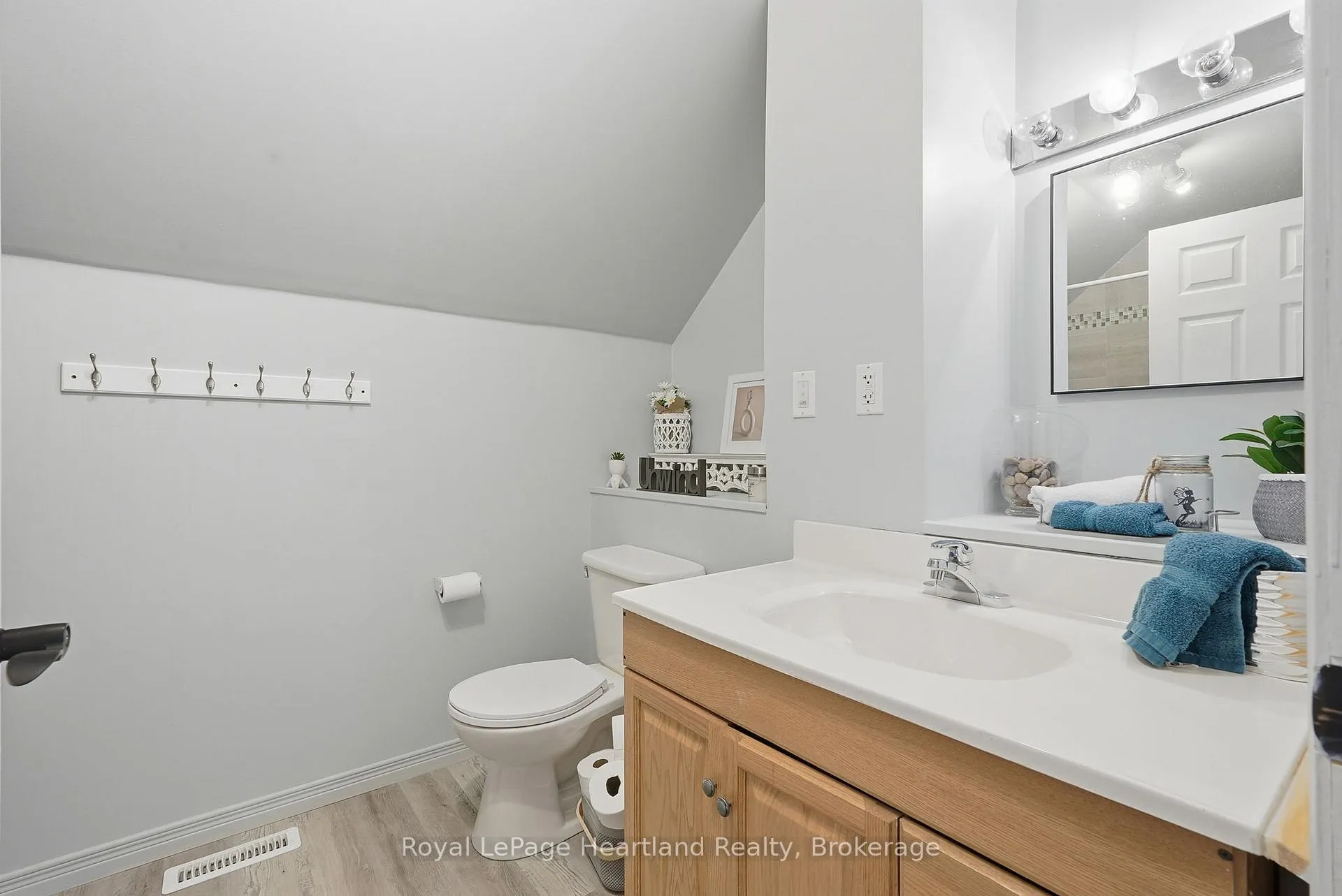 Photo 34 of 25 John Street W, Minto — HOMEH
