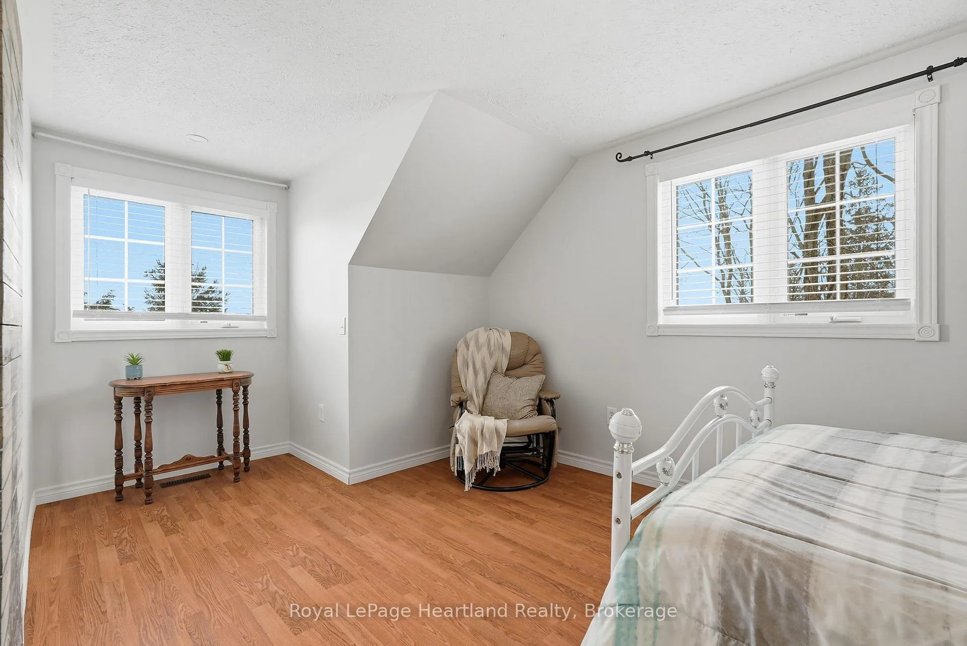 Photo 36 of 25 John Street W, Minto — HOMEH
