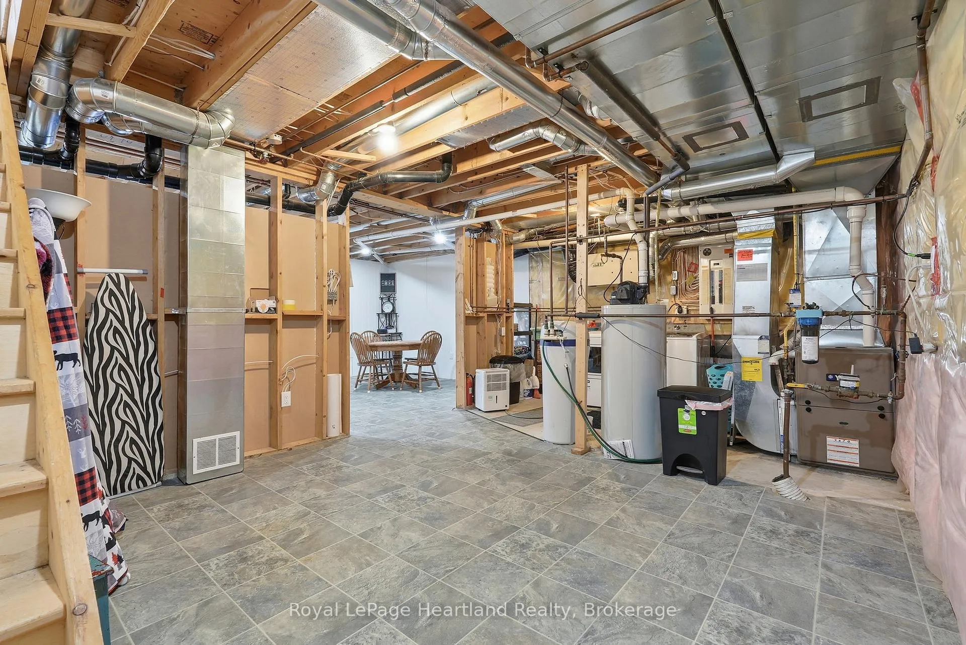 Photo 37 of 25 John Street W, Minto — HOMEH