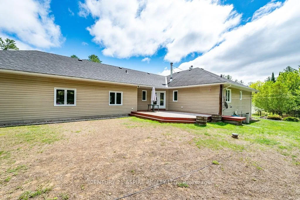 Photo 7 of 393 Portage Road, Petawawa — HOMEH