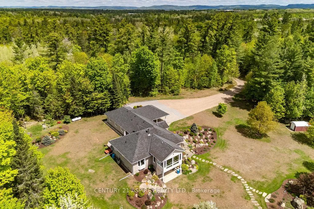 Photo 10 of 393 Portage Road, Petawawa — HOMEH
