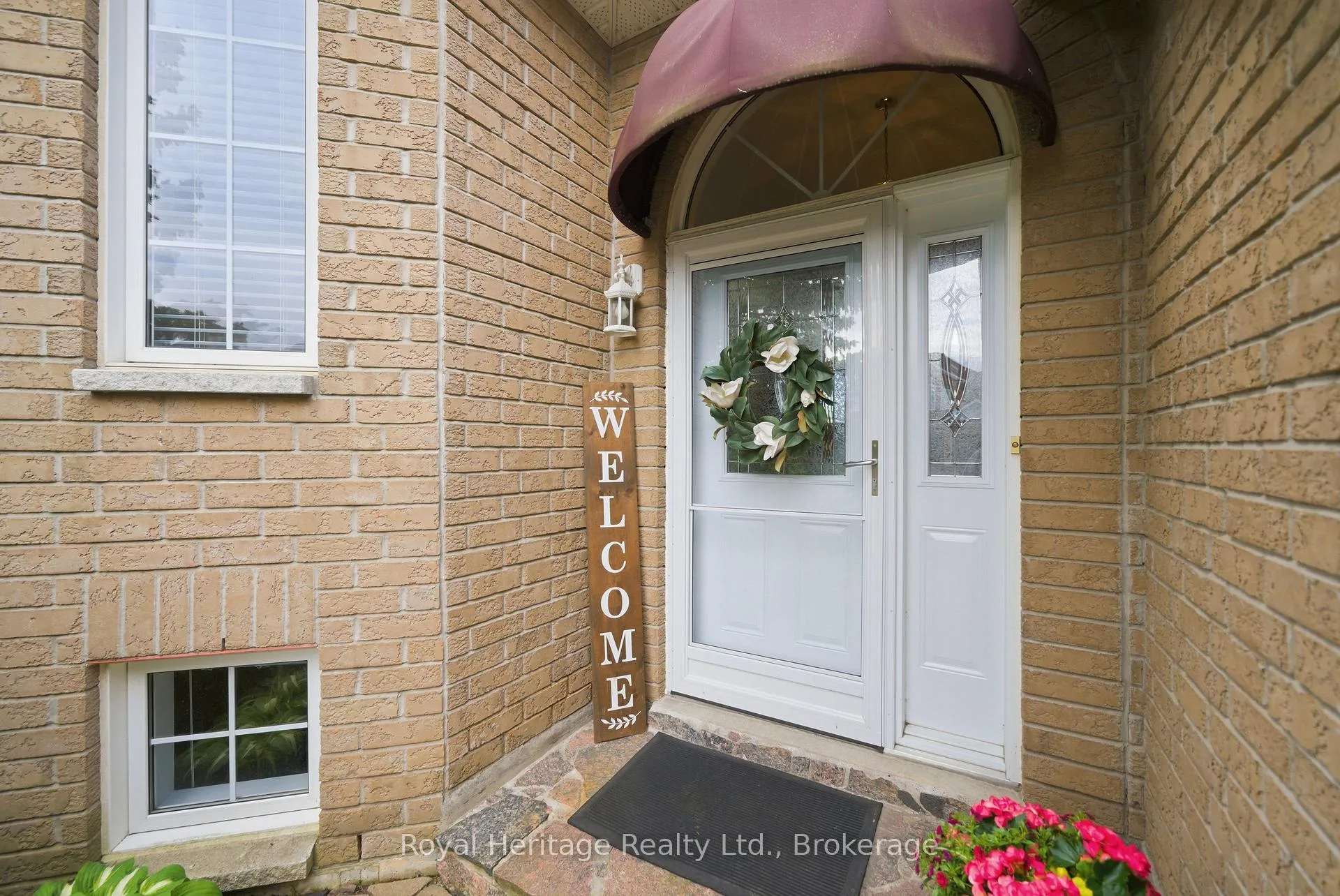 Photo 4 of 90 Bloom Avenue, Clarington, Newcastle — HOMEH