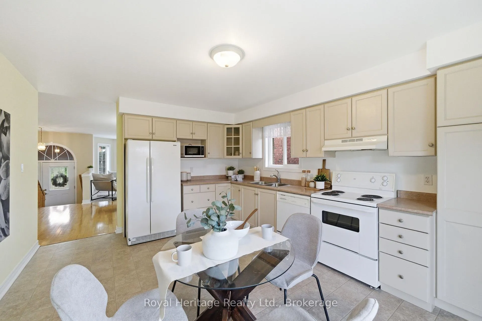 Photo 16 of 90 Bloom Avenue, Clarington, Newcastle — HOMEH