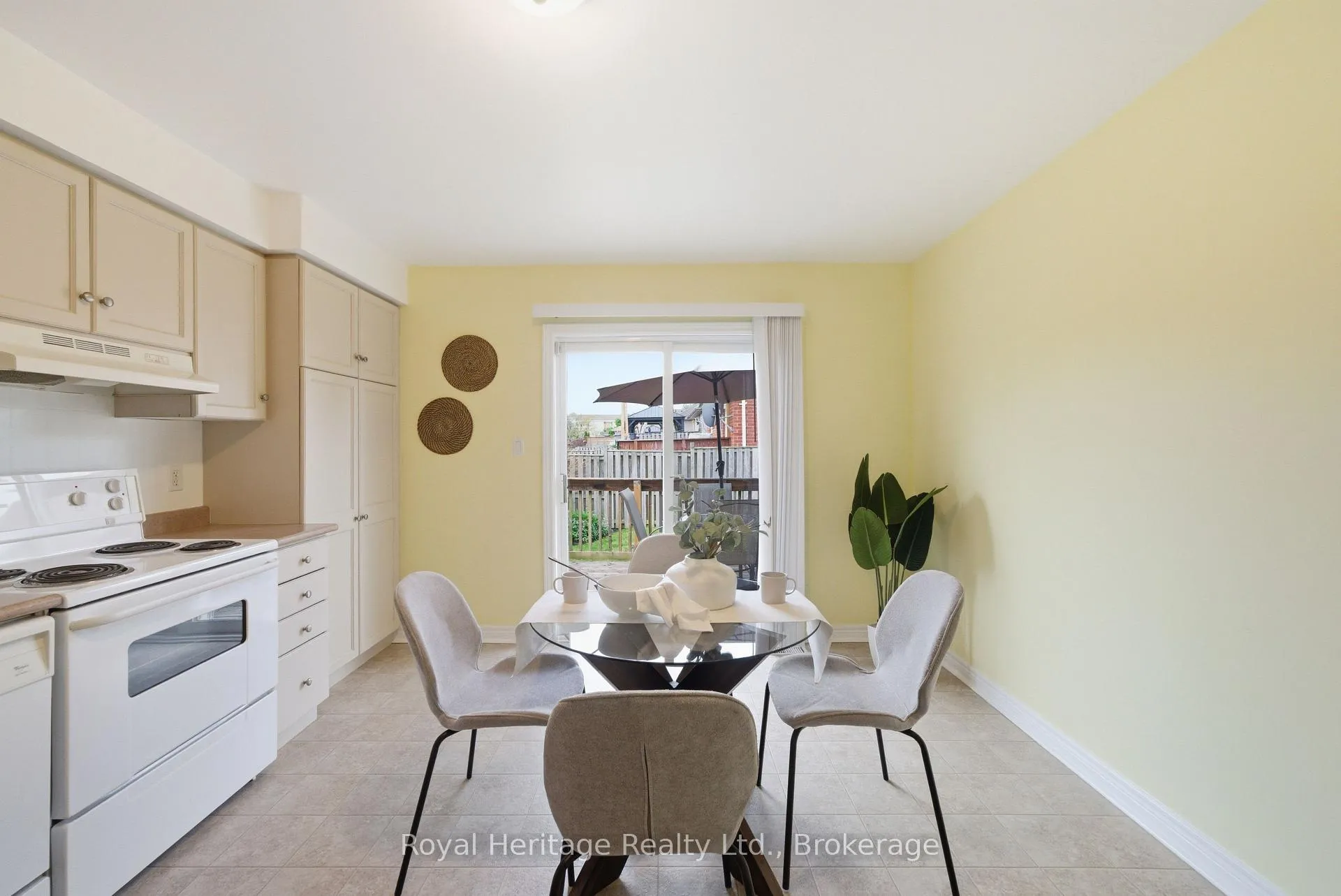 Photo 18 of 90 Bloom Avenue, Clarington, Newcastle — HOMEH