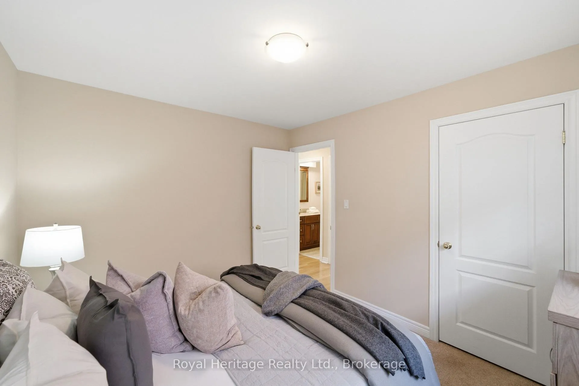 Photo 20 of 90 Bloom Avenue, Clarington, Newcastle — HOMEH