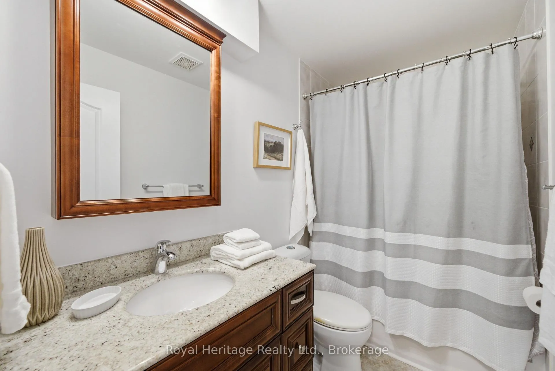 Photo 23 of 90 Bloom Avenue, Clarington, Newcastle — HOMEH