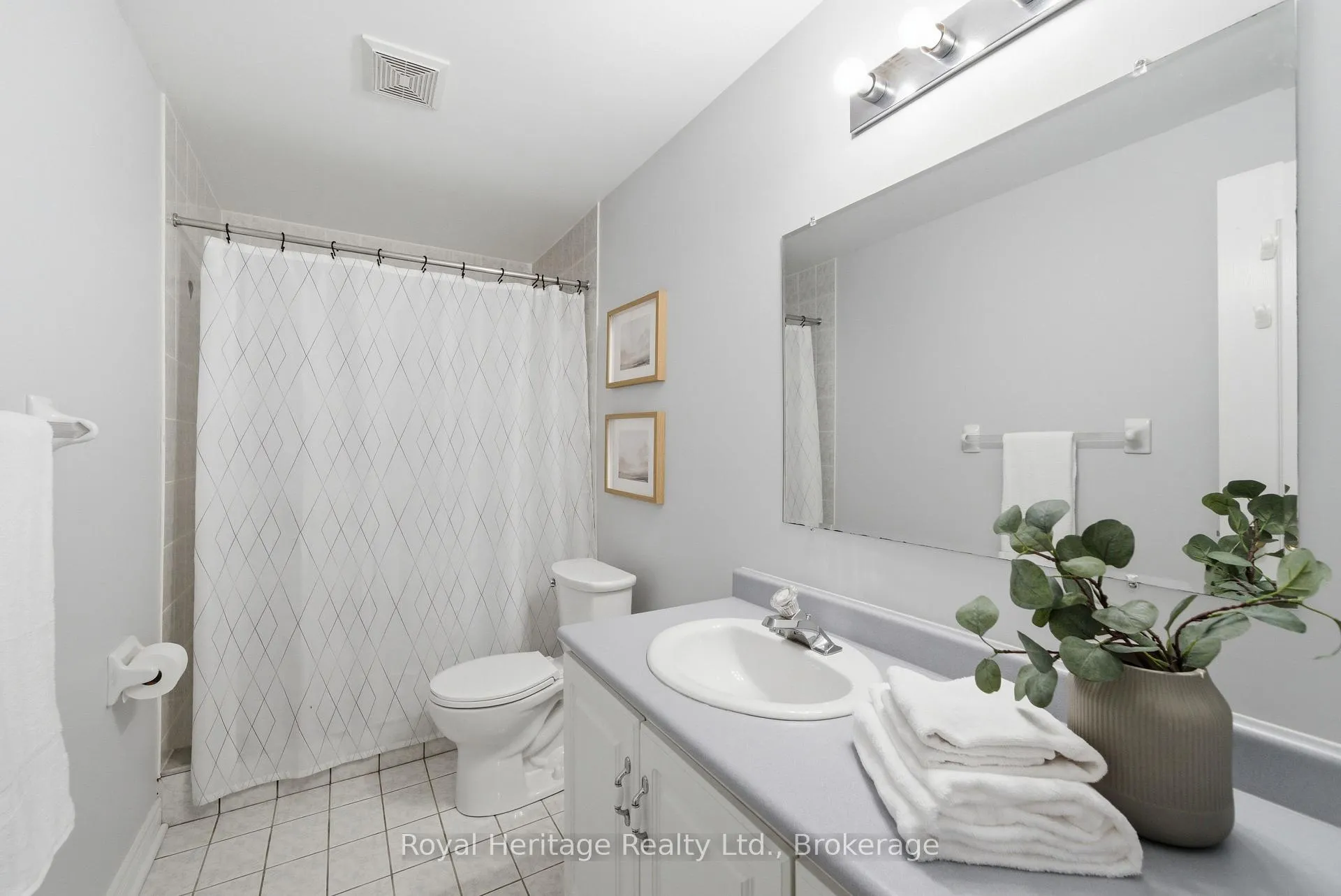 Photo 28 of 90 Bloom Avenue, Clarington, Newcastle — HOMEH