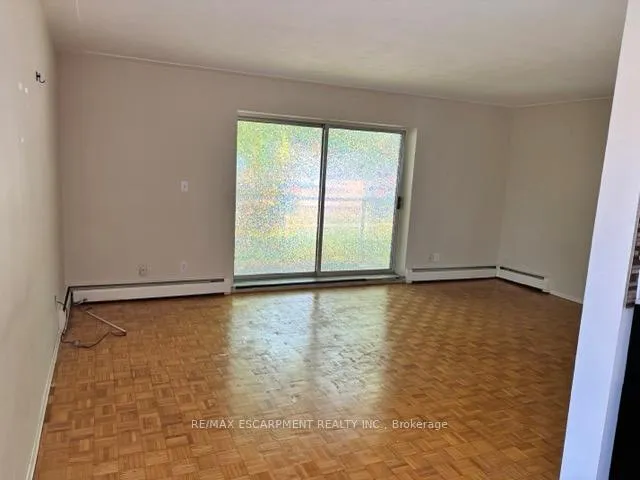 Photo 4 of Unit 1, 2205 King Street E, Hamilton, Glenview — HOMEH