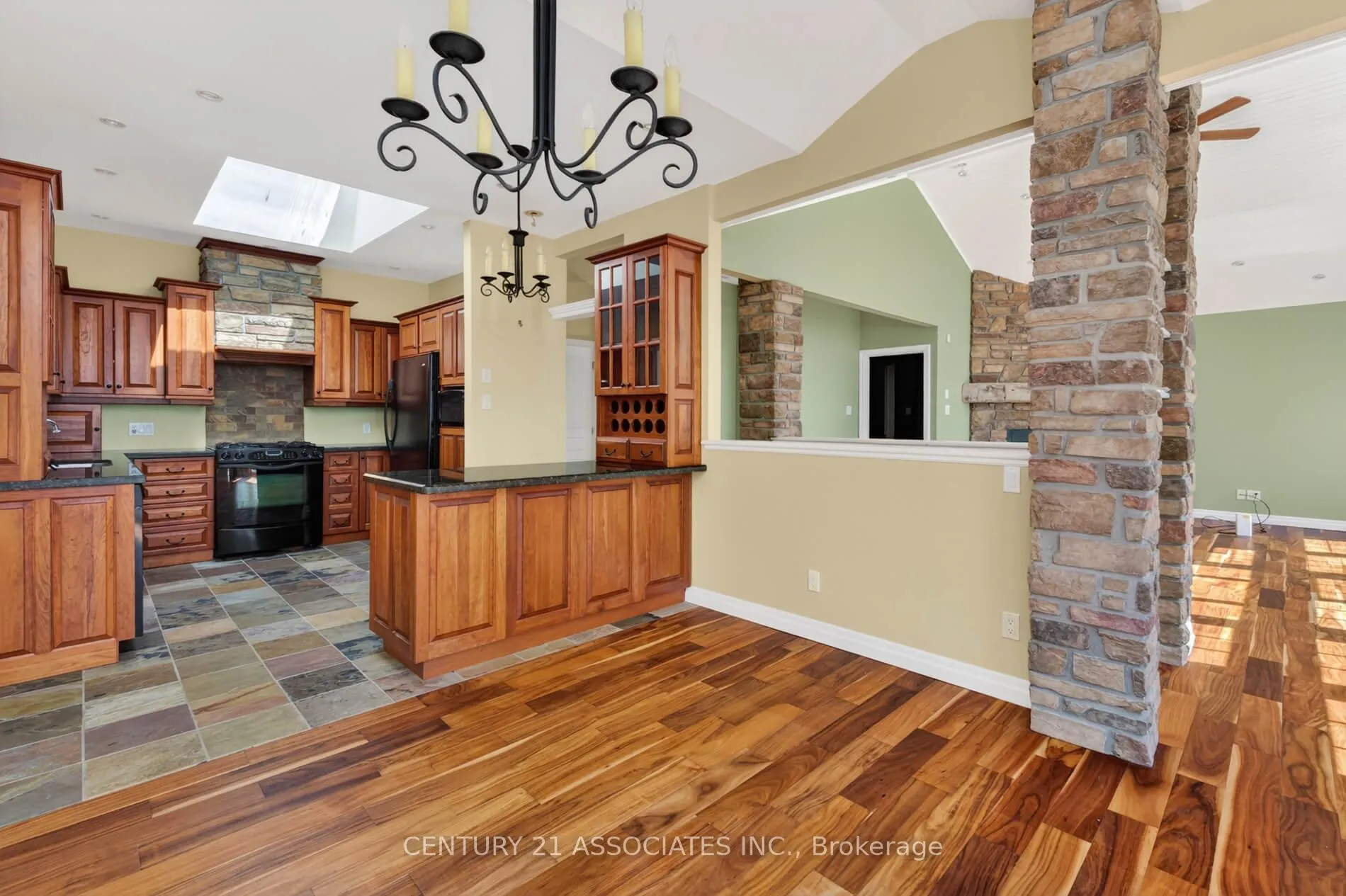 Photo 6 of 32 Myrtle Avenue, Oro-Medonte, Hawkestone — HOMEH