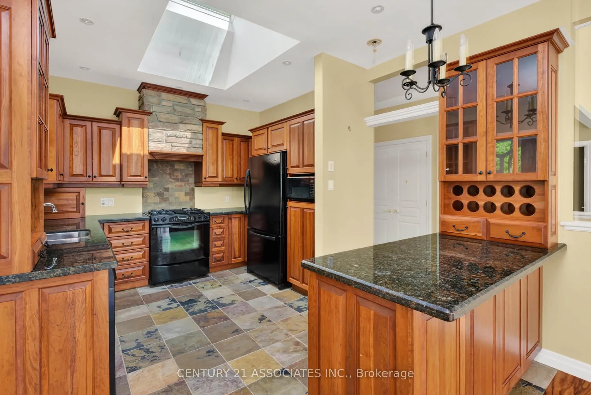 Photo 7 of 32 Myrtle Avenue, Oro-Medonte, Hawkestone — HOMEH
