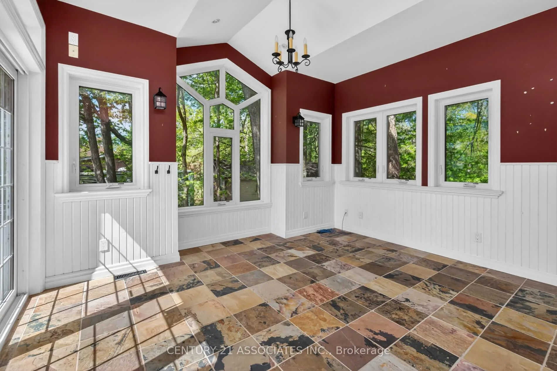 Photo 14 of 32 Myrtle Avenue, Oro-Medonte, Hawkestone — HOMEH