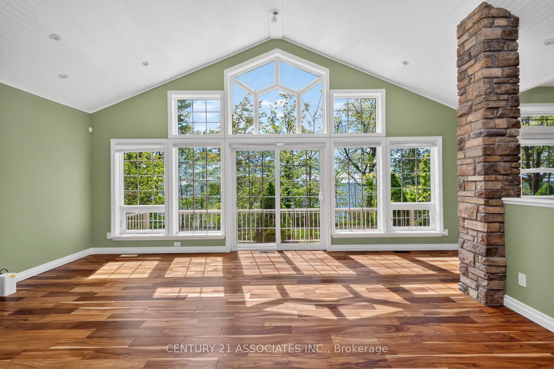 Photo 16 of 32 Myrtle Avenue, Oro-Medonte, Hawkestone — HOMEH
