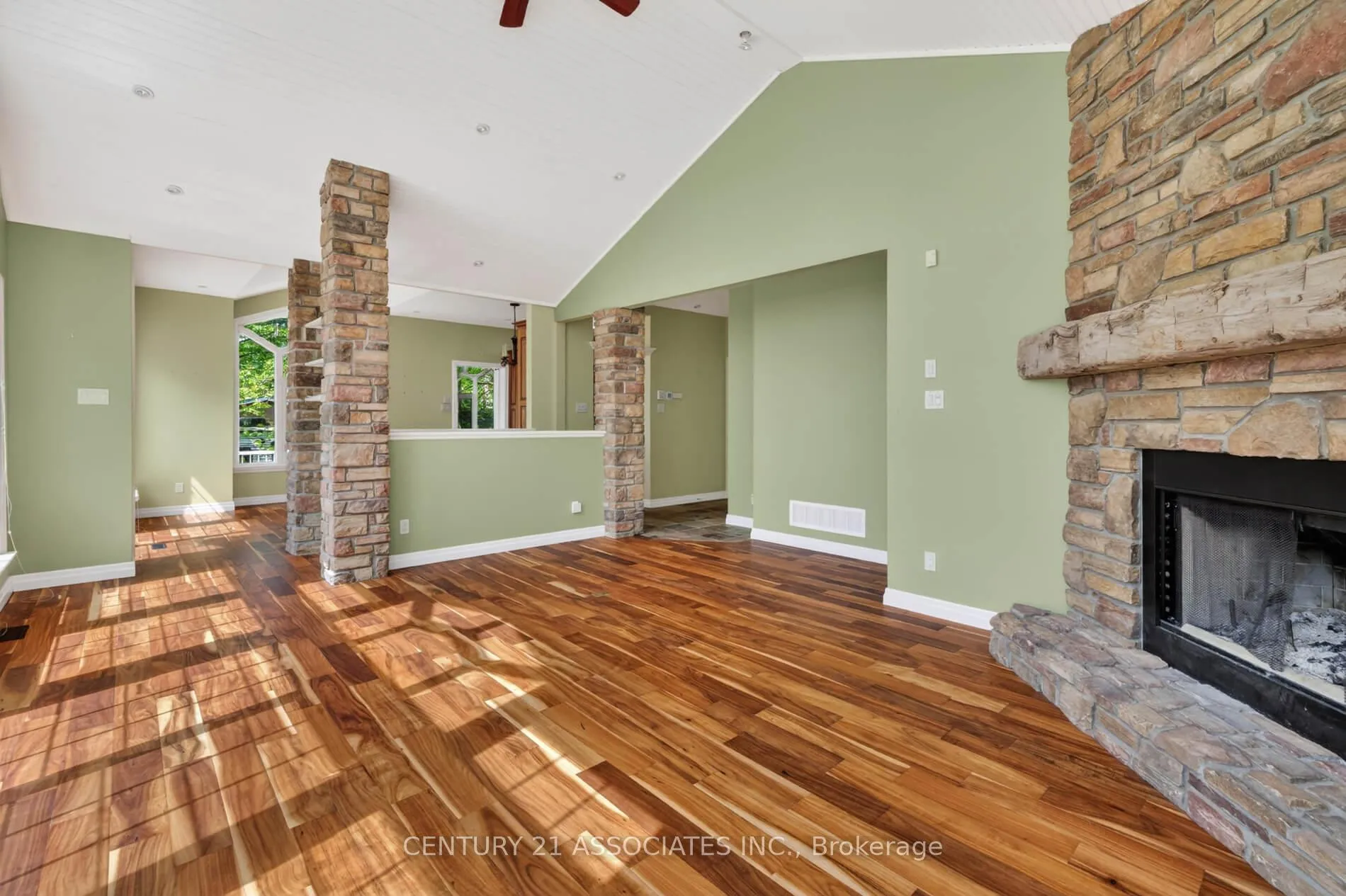 Photo 18 of 32 Myrtle Avenue, Oro-Medonte, Hawkestone — HOMEH