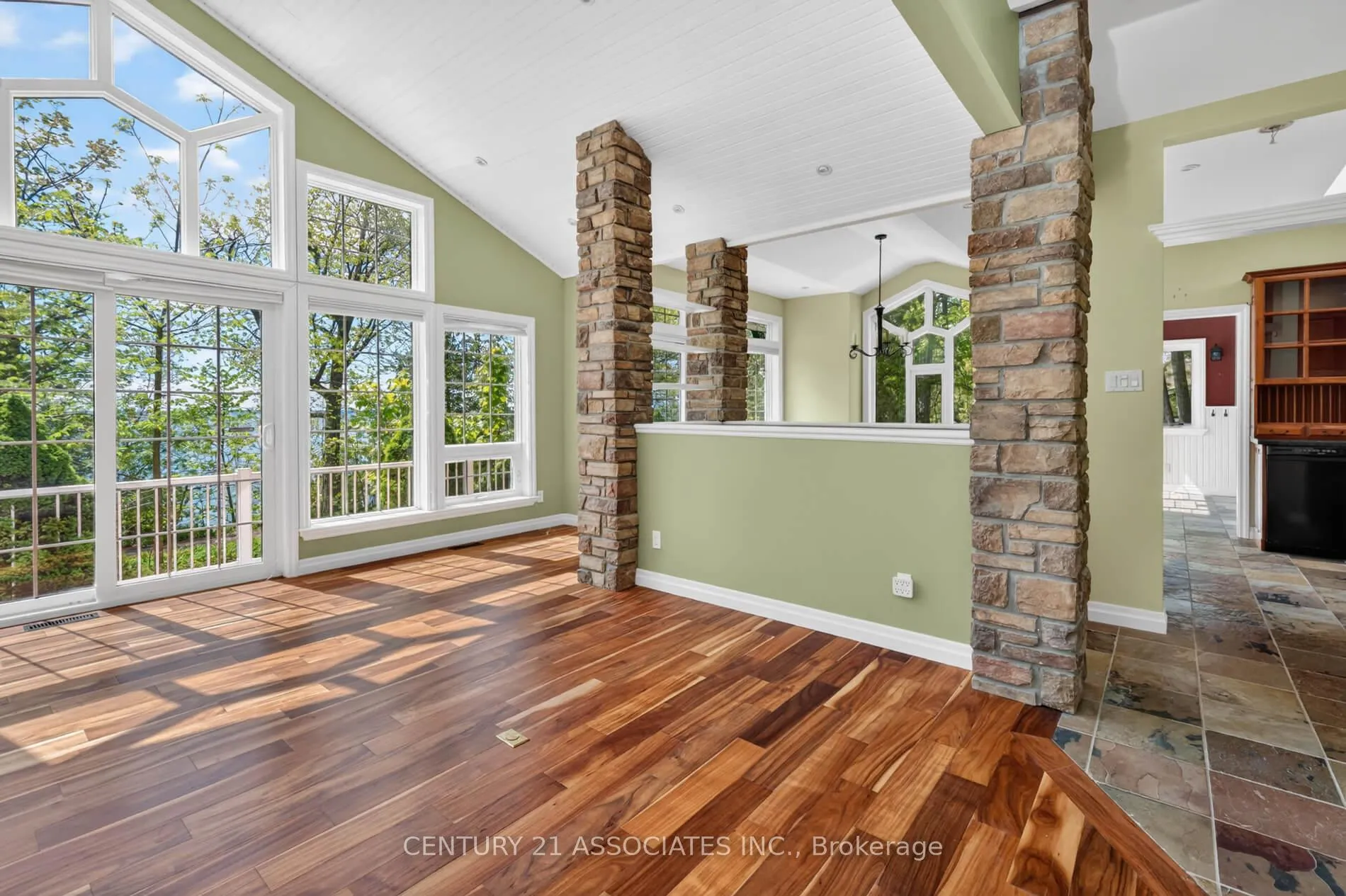Photo 19 of 32 Myrtle Avenue, Oro-Medonte, Hawkestone — HOMEH