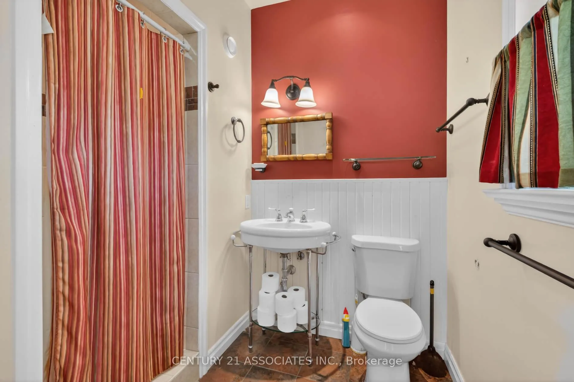 Photo 24 of 32 Myrtle Avenue, Oro-Medonte, Hawkestone — HOMEH