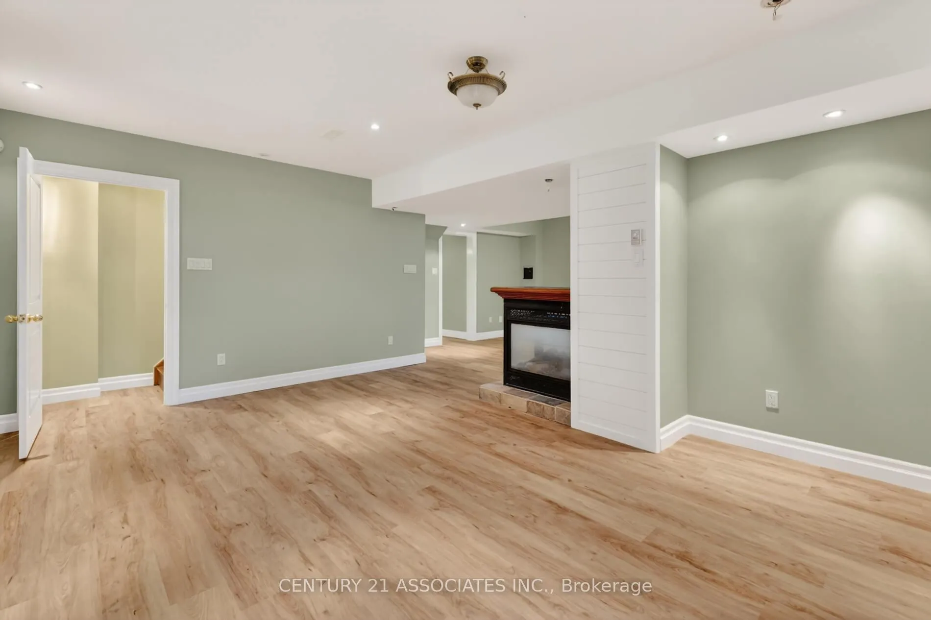 Photo 28 of 32 Myrtle Avenue, Oro-Medonte, Hawkestone — HOMEH