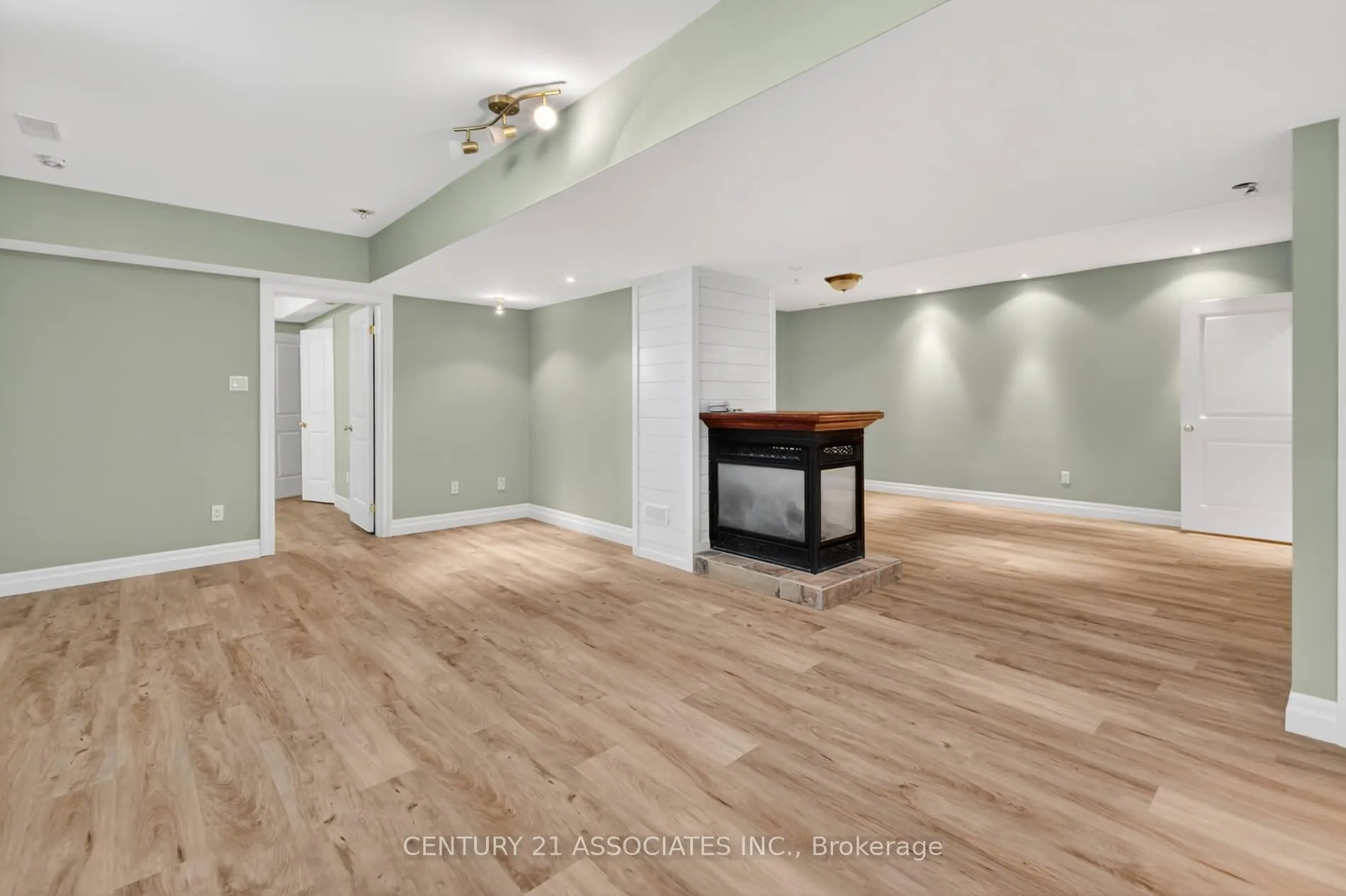 Photo 31 of 32 Myrtle Avenue, Oro-Medonte, Hawkestone — HOMEH