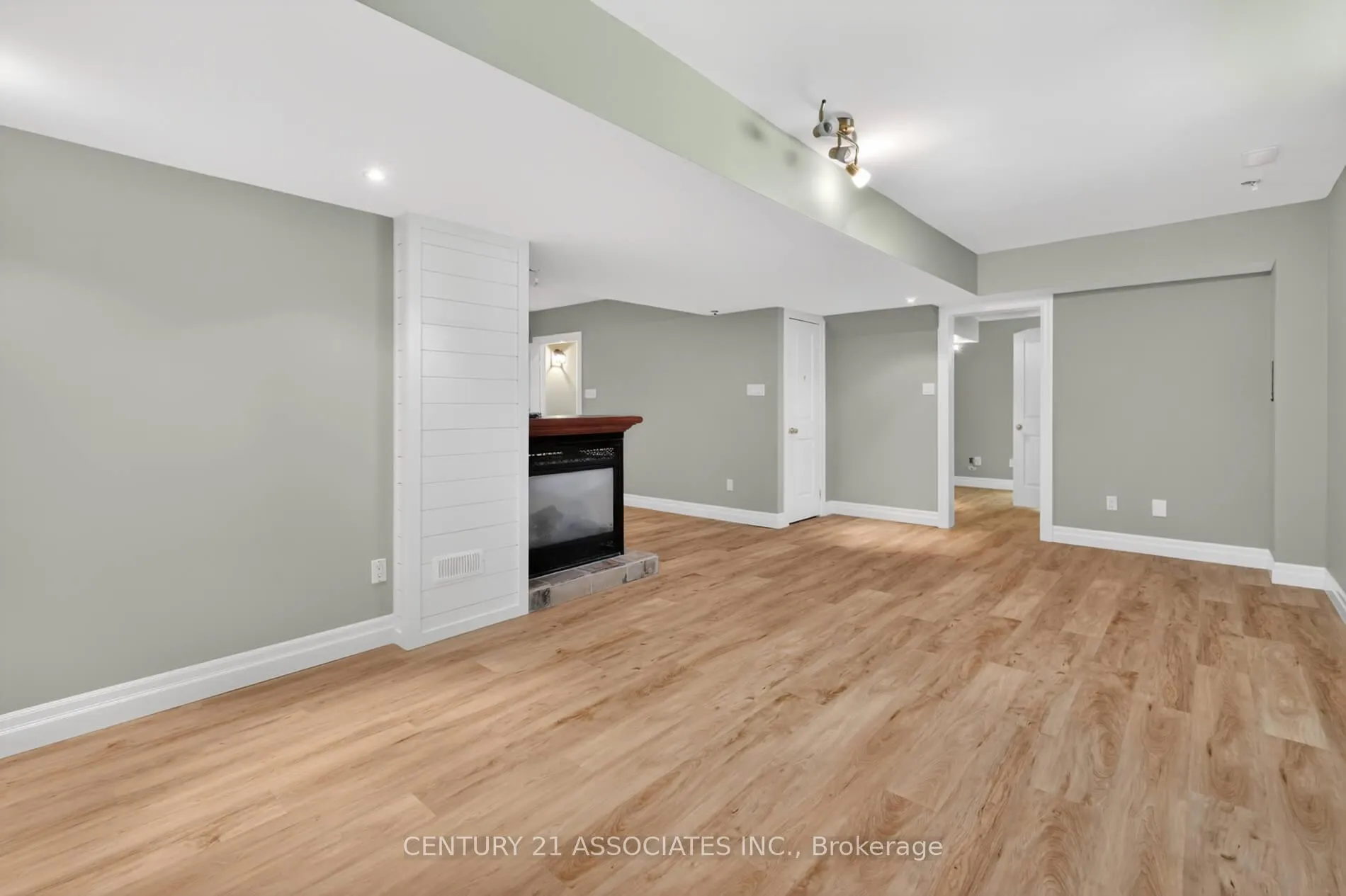 Photo 32 of 32 Myrtle Avenue, Oro-Medonte, Hawkestone — HOMEH