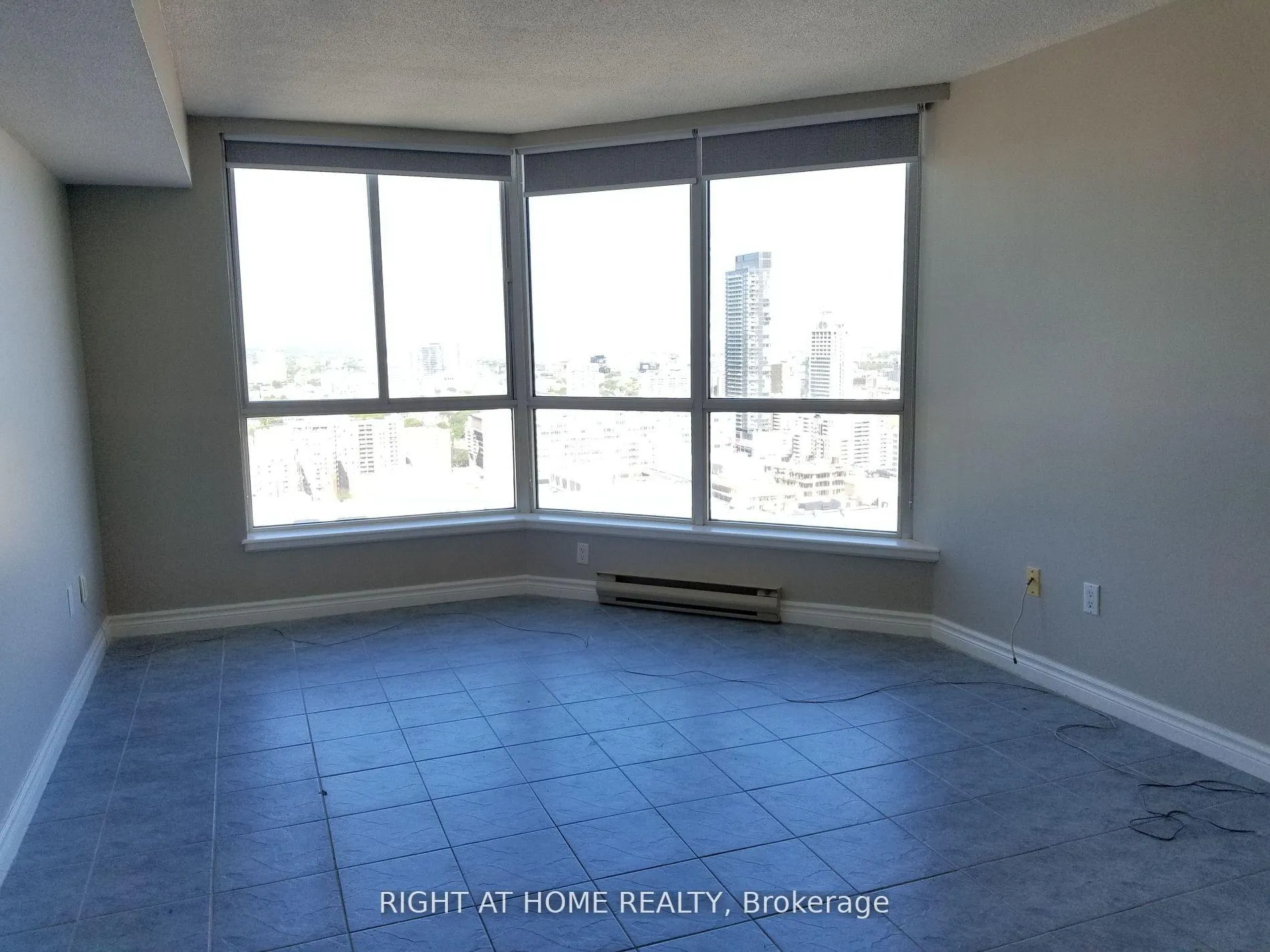 Photo 4 of Unit 3206, 38 Elm Street, Toronto, Bay Street Corridor — HOMEH