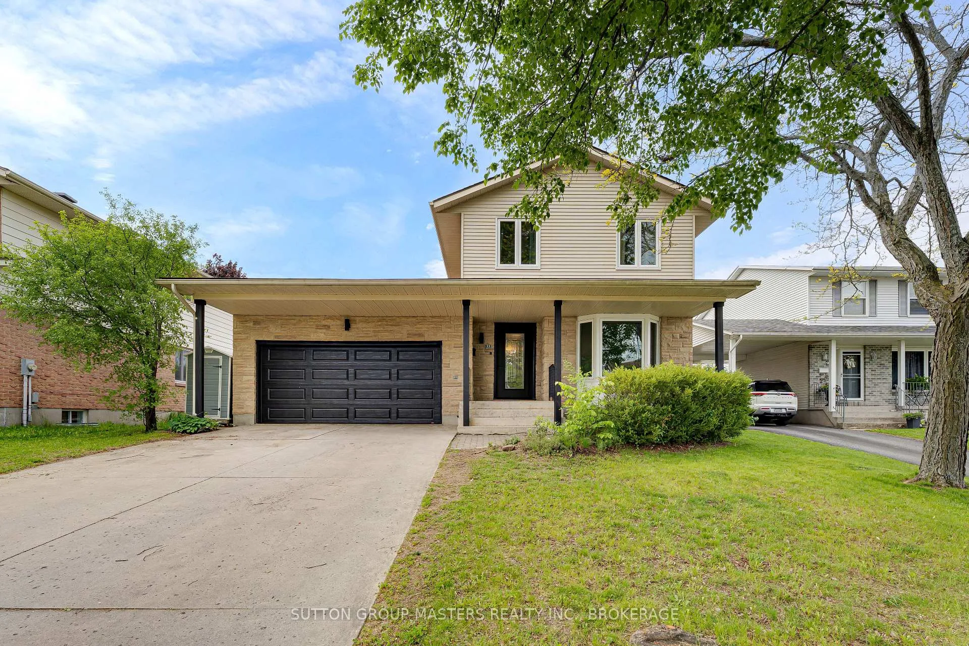 Photo 1 of 11 Douglas Avenue, Kingston, East of Sir John A. Blvd — HOMEH