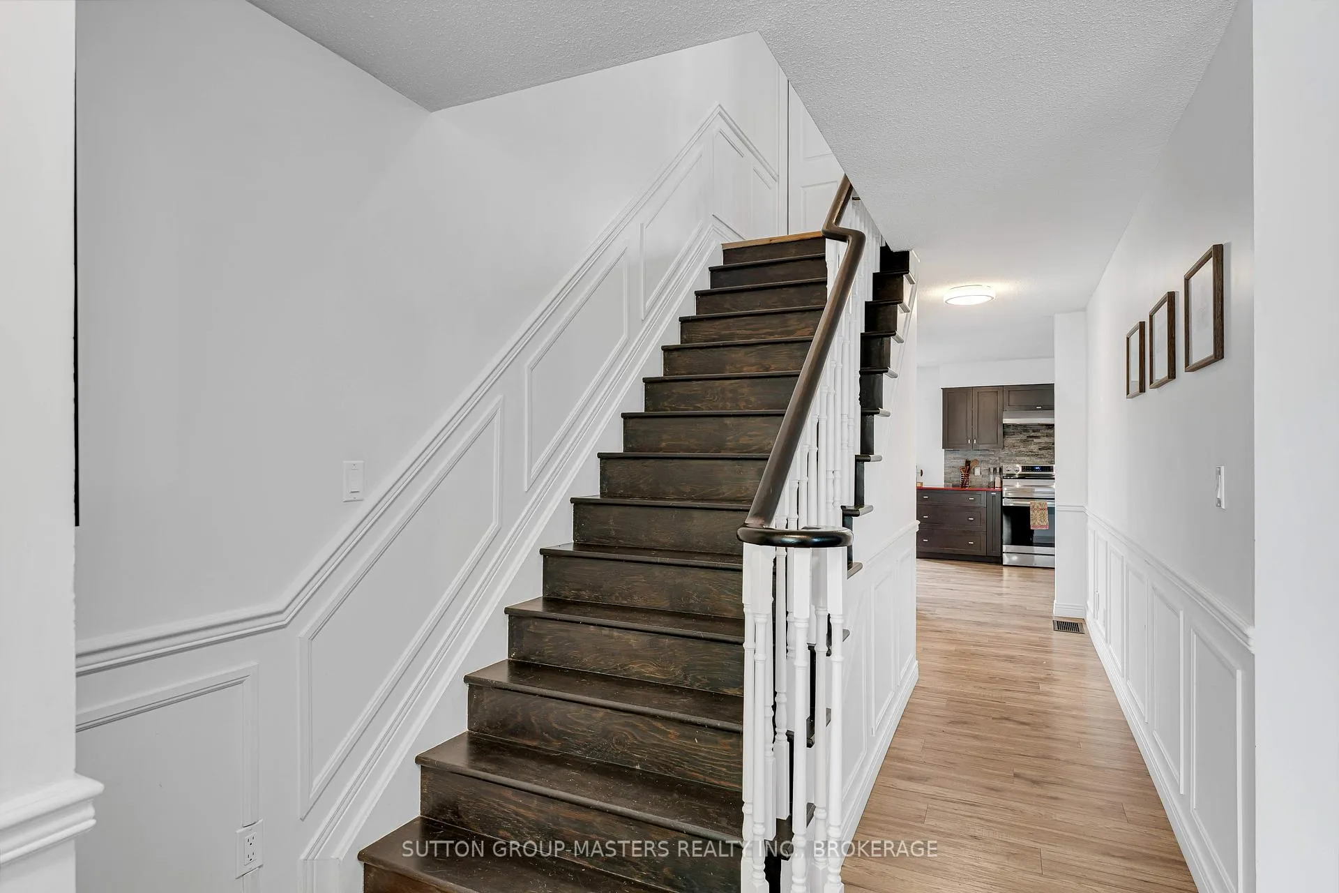 Photo 5 of 11 Douglas Avenue, Kingston, East of Sir John A. Blvd — HOMEH