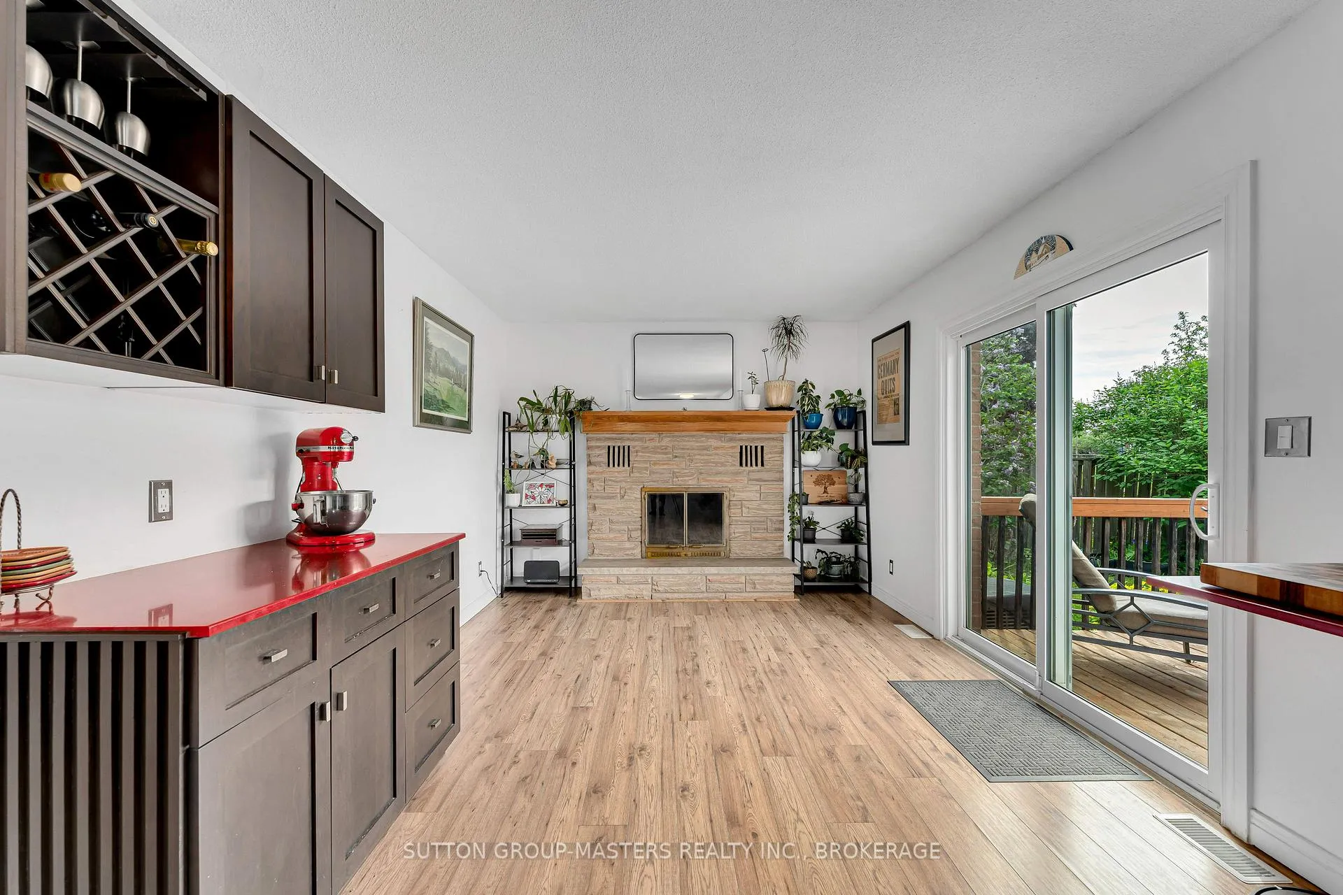 Photo 17 of 11 Douglas Avenue, Kingston, East of Sir John A. Blvd — HOMEH