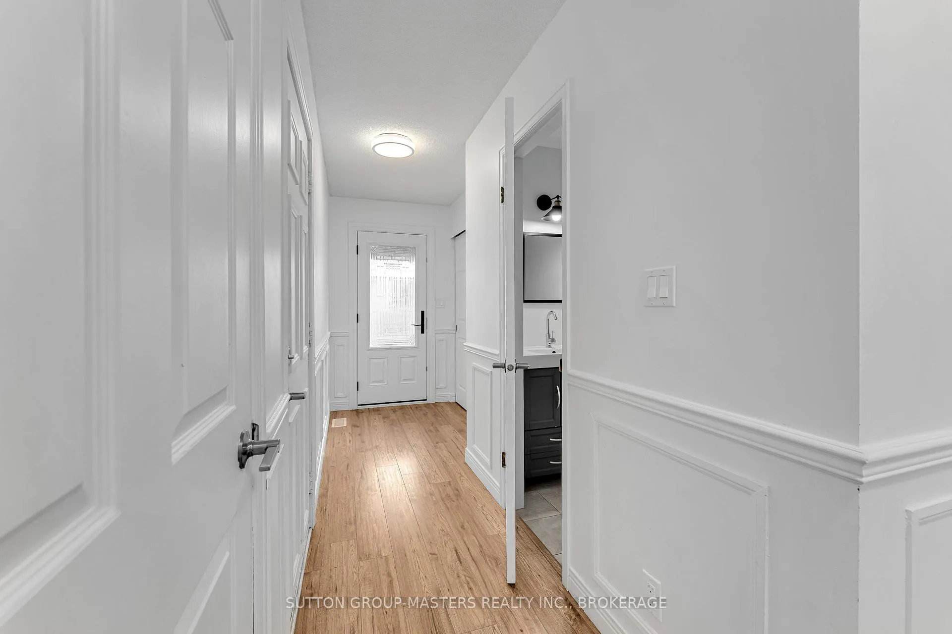 Photo 19 of 11 Douglas Avenue, Kingston, East of Sir John A. Blvd — HOMEH