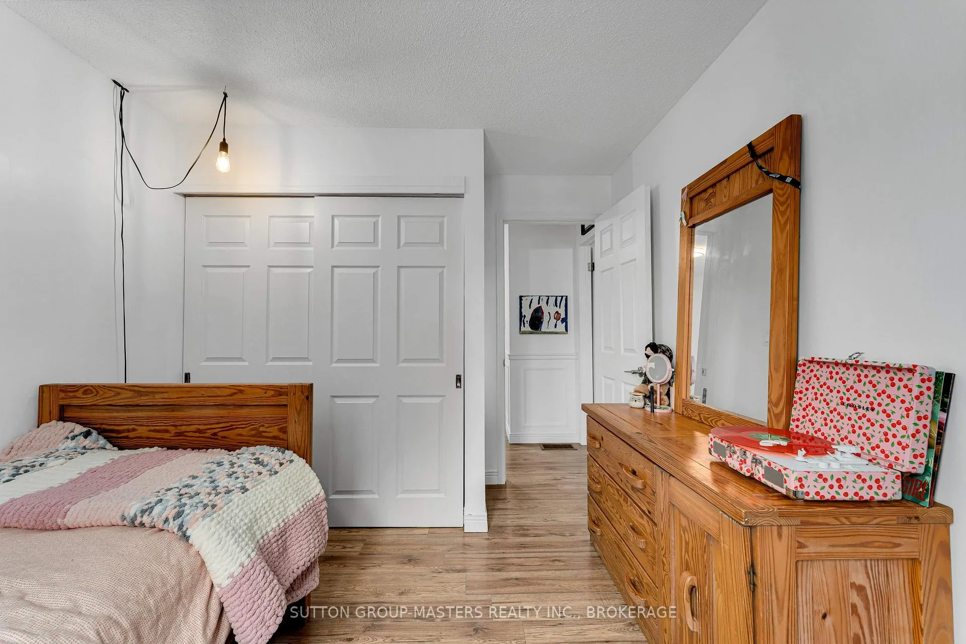Photo 31 of 11 Douglas Avenue, Kingston, East of Sir John A. Blvd — HOMEH