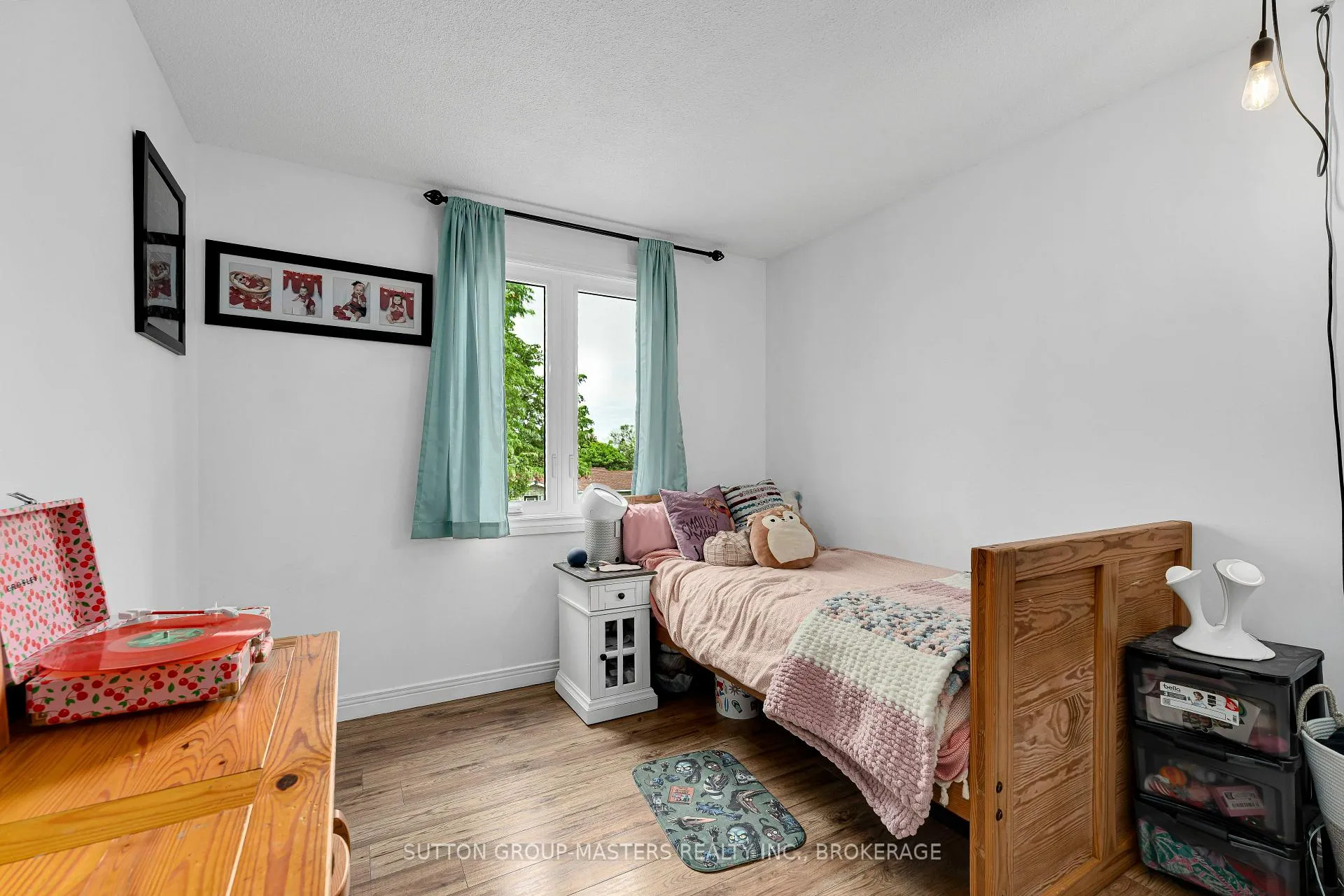 Photo 32 of 11 Douglas Avenue, Kingston, East of Sir John A. Blvd — HOMEH