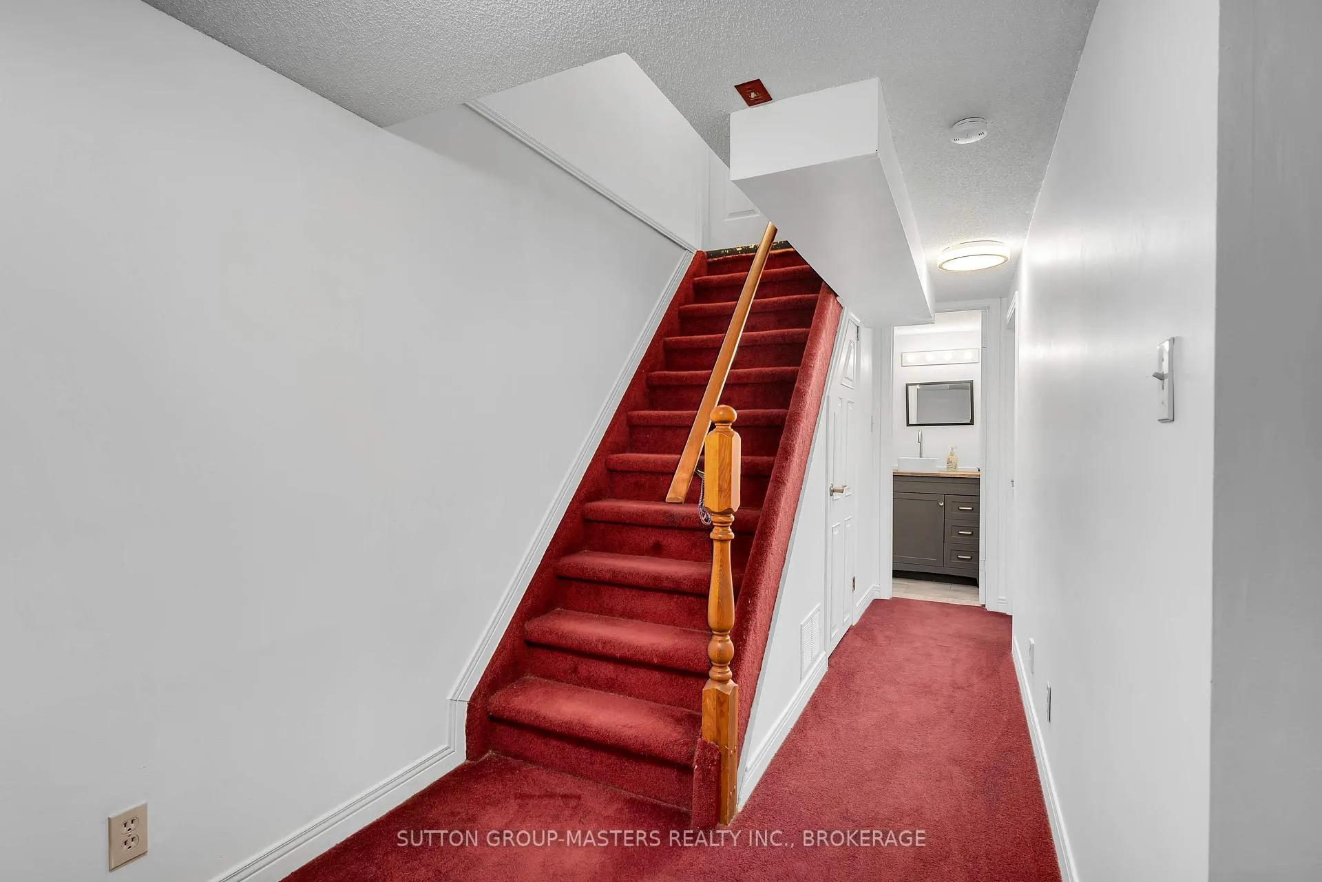 Photo 34 of 11 Douglas Avenue, Kingston, East of Sir John A. Blvd — HOMEH