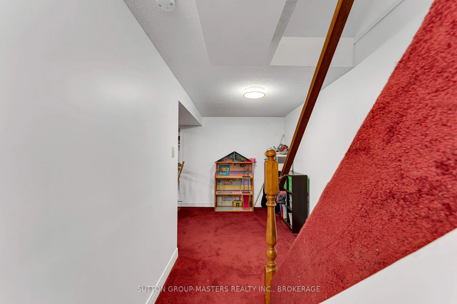 Photo 35 of 11 Douglas Avenue, Kingston, East of Sir John A. Blvd — HOMEH