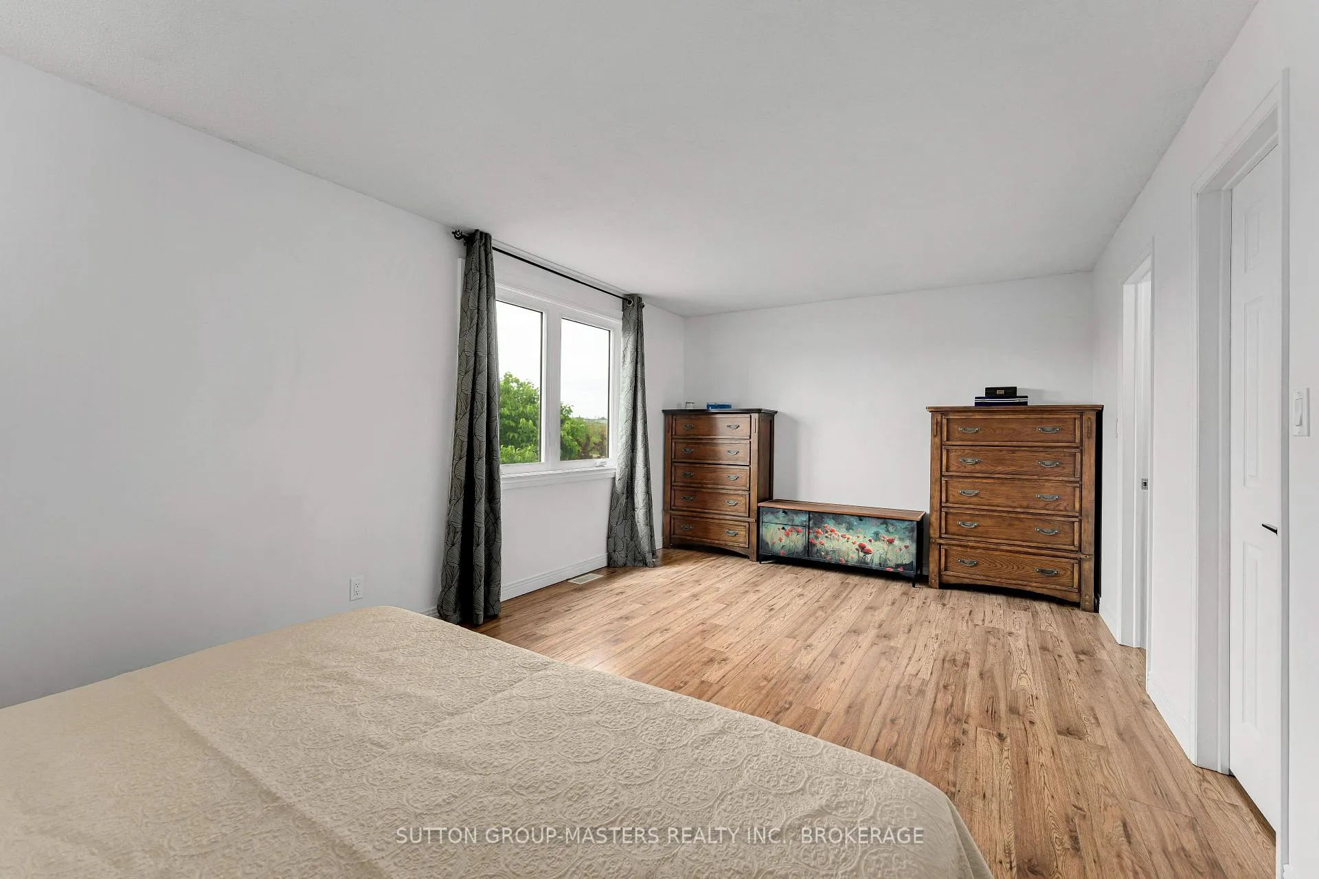 Photo 45 of 11 Douglas Avenue, Kingston, East of Sir John A. Blvd — HOMEH