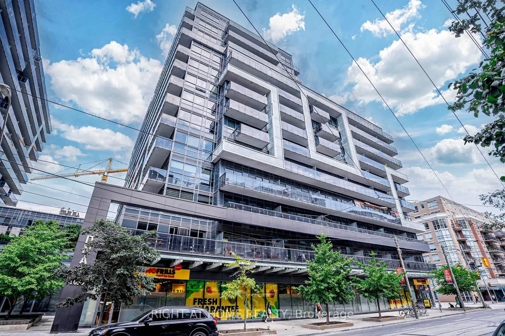 Front of Unit 802, 1030 King Street W