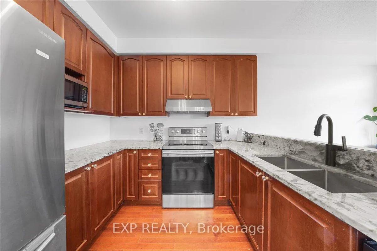 Photo 10 of 628 Pepperville Crescent, Ottawa, Kanata - Emerald Meadows/Trailwest — HOMEH