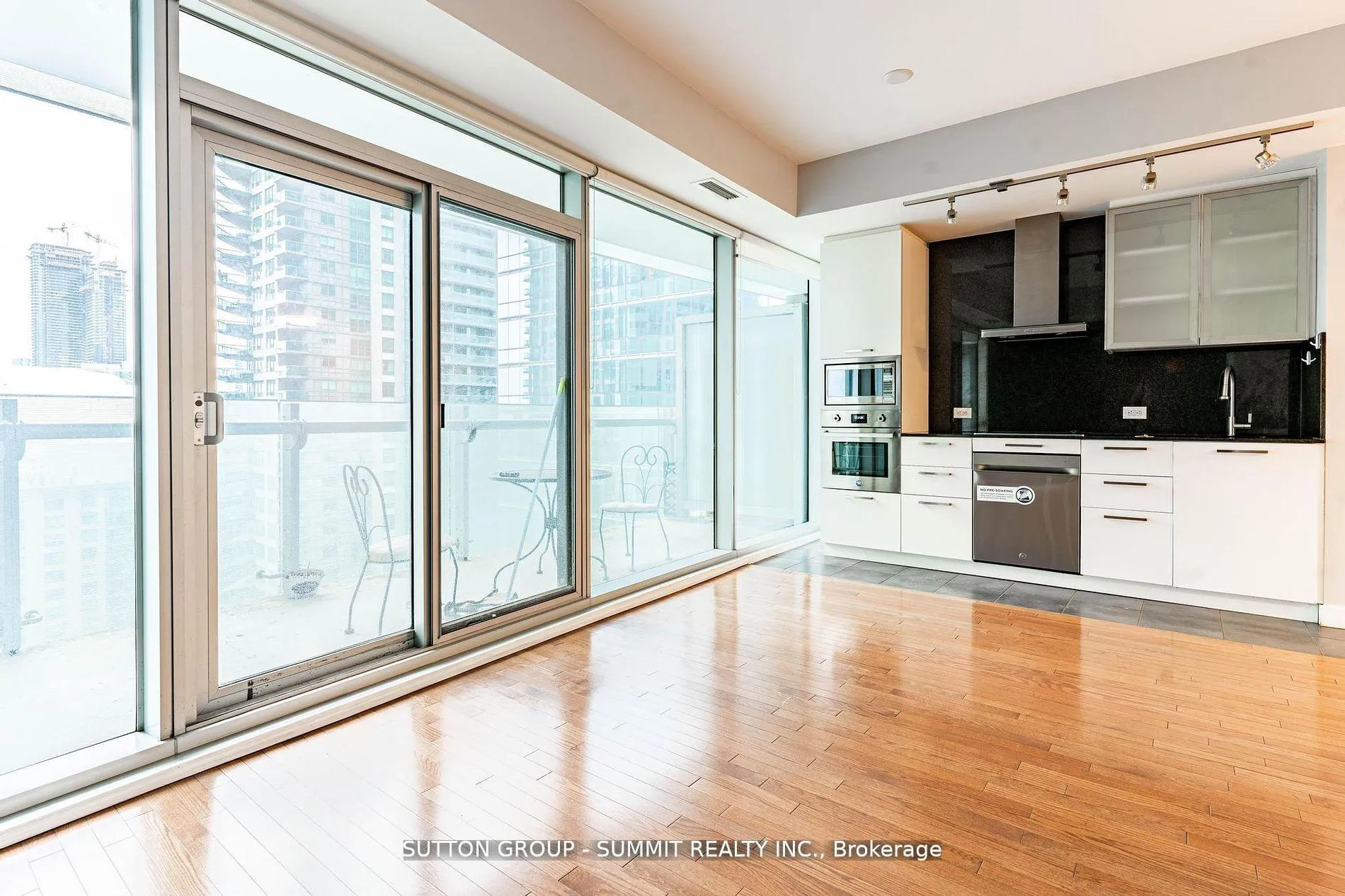 Photo 17 of Unit 1707, 14 York Street, Toronto, Waterfront Communities — HOMEH