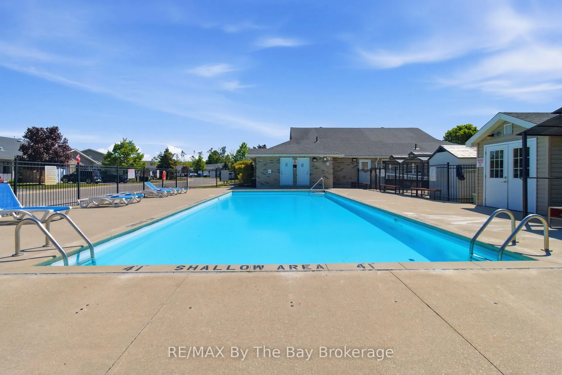 Photo 5 of 3 Golf Avenue, Wasaga Beach — HOMEH