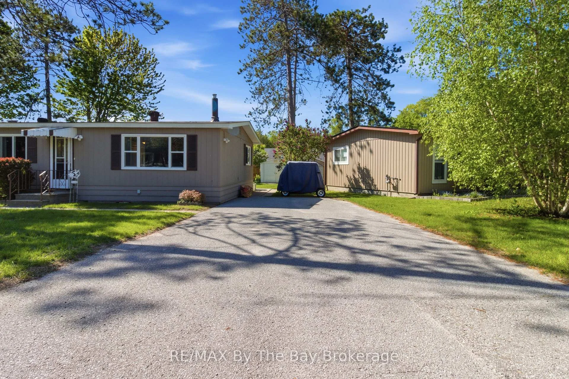 Photo 6 of 3 Golf Avenue, Wasaga Beach — HOMEH
