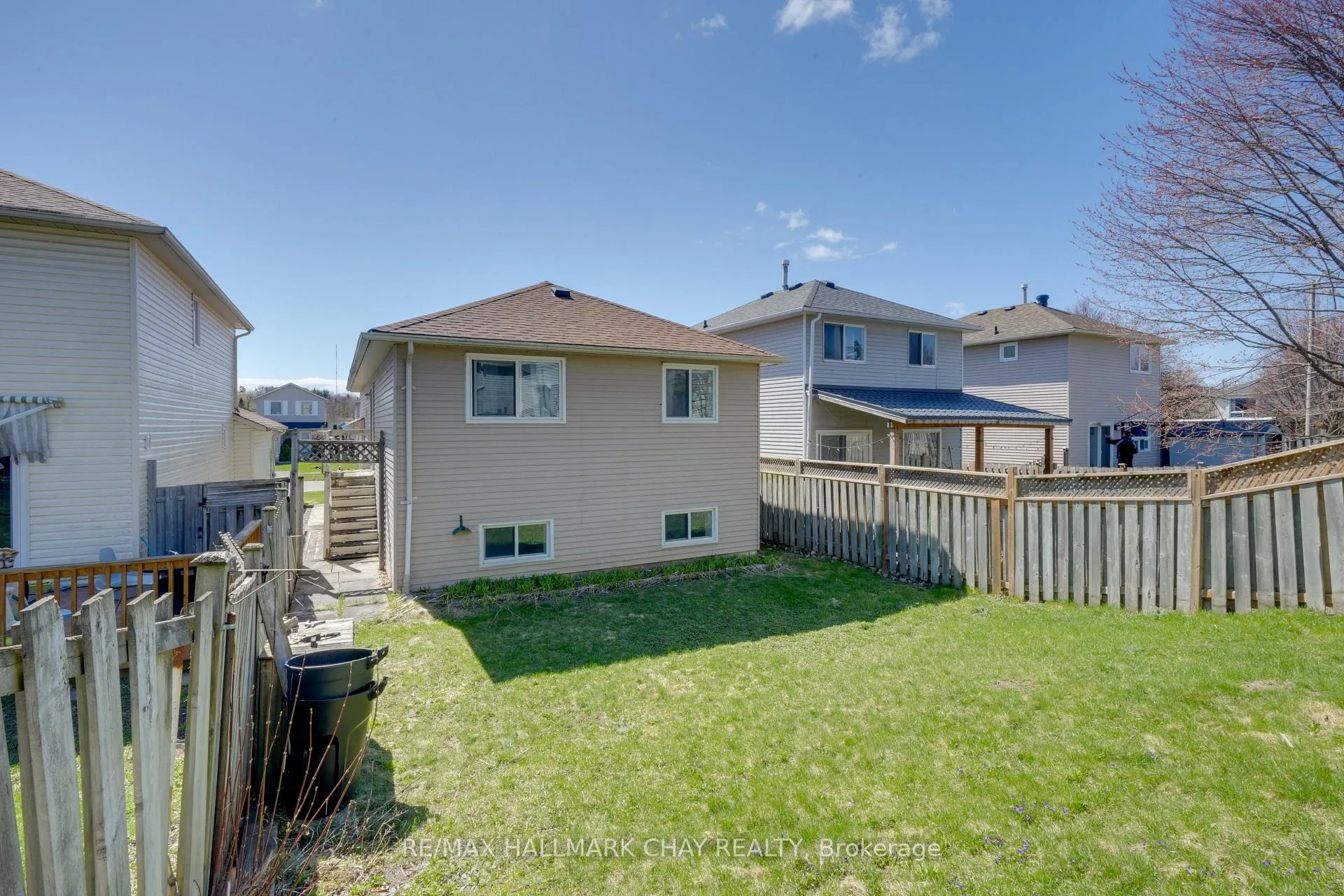Photo 21 of 6 D'ambrosio Drive, Barrie, Painswick North — HOMEH