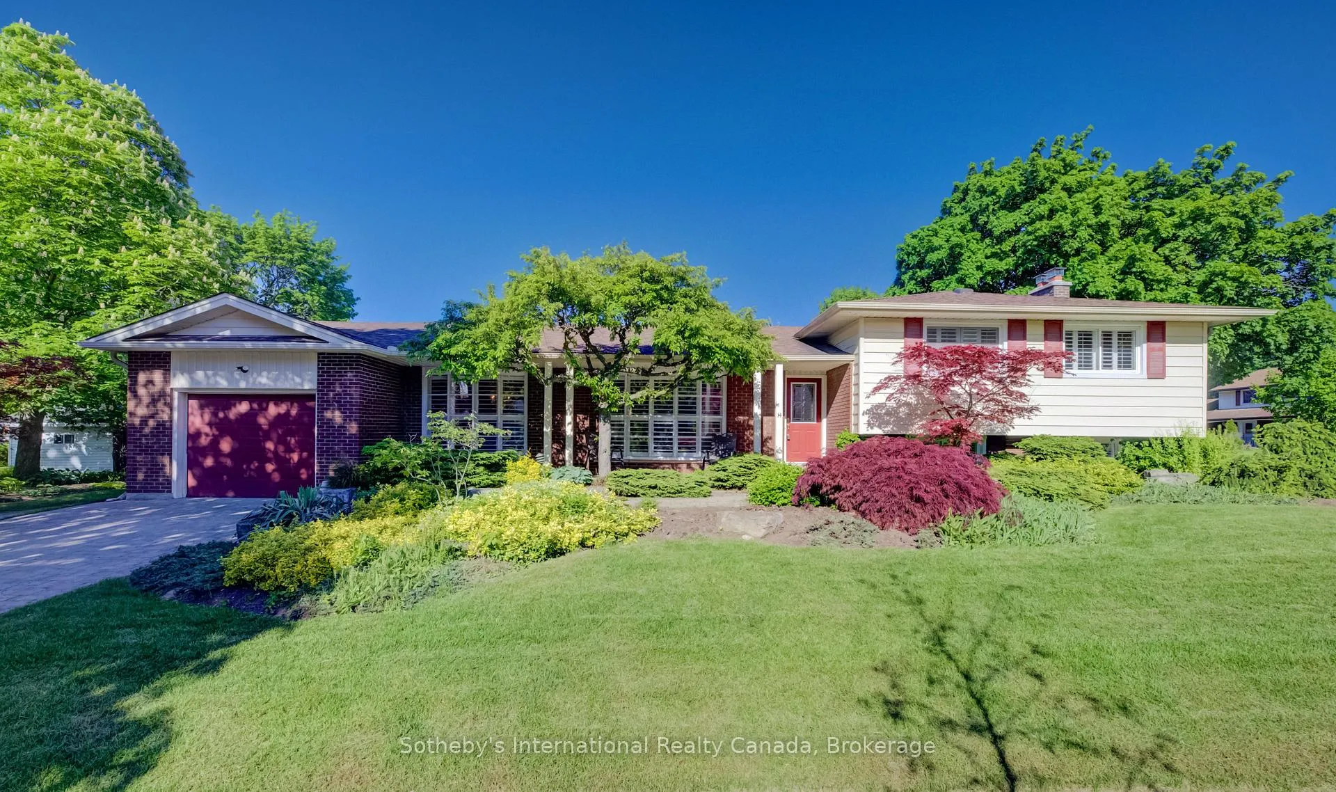 Photo 1 of 14 Viewmont Close, Kitchener — HOMEH