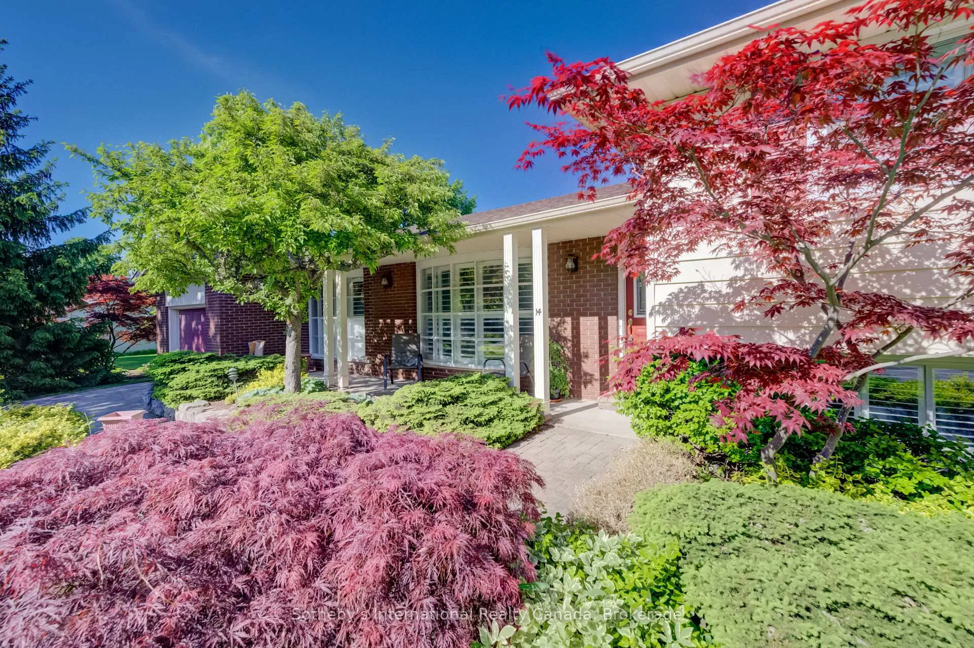 Photo 4 of 14 Viewmont Close, Kitchener — HOMEH