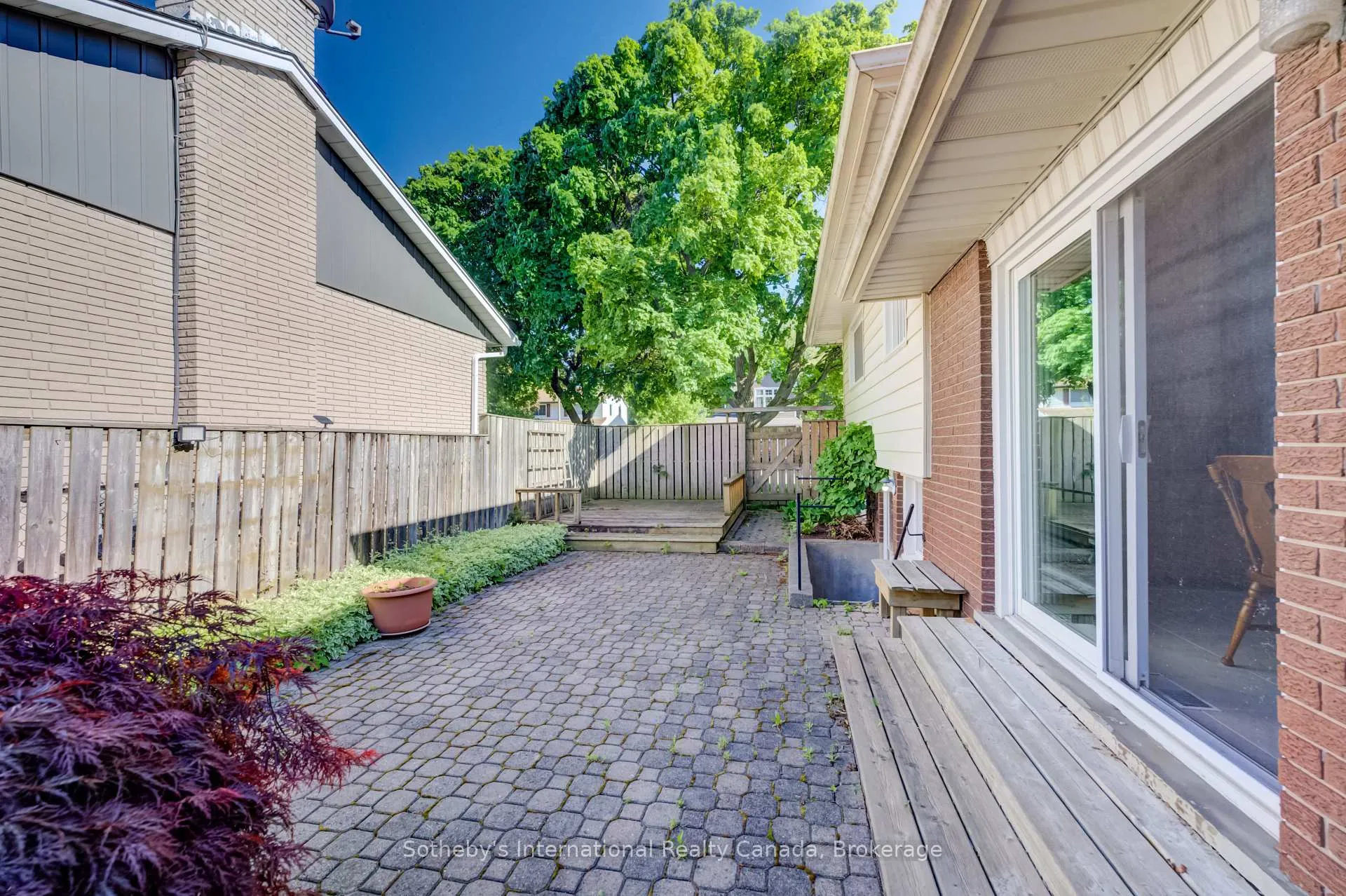 Photo 24 of 14 Viewmont Close, Kitchener — HOMEH