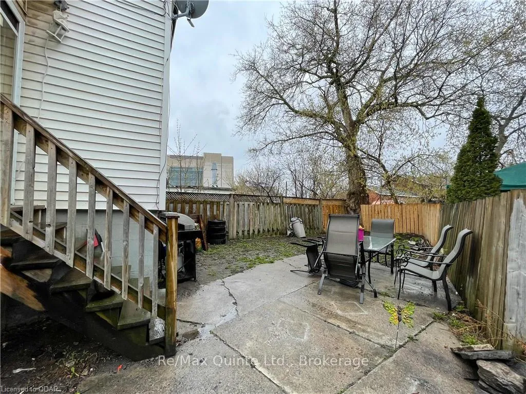 Photo 3 of 218 Coleman Street, Belleville, Belleville Ward — HOMEH