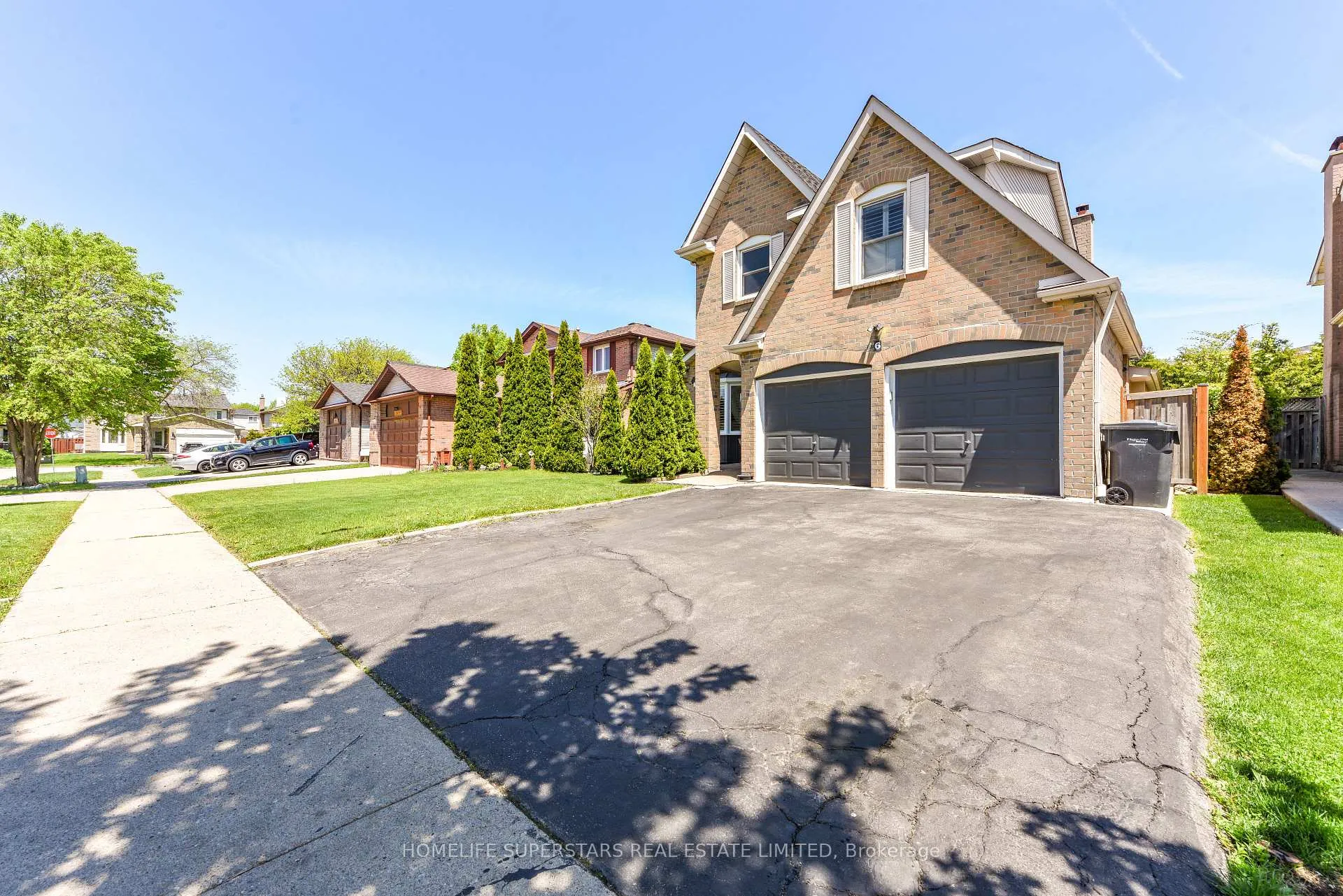 Photo 3 of 6 Farley Road, Brampton, Fletcher's West — HOMEH