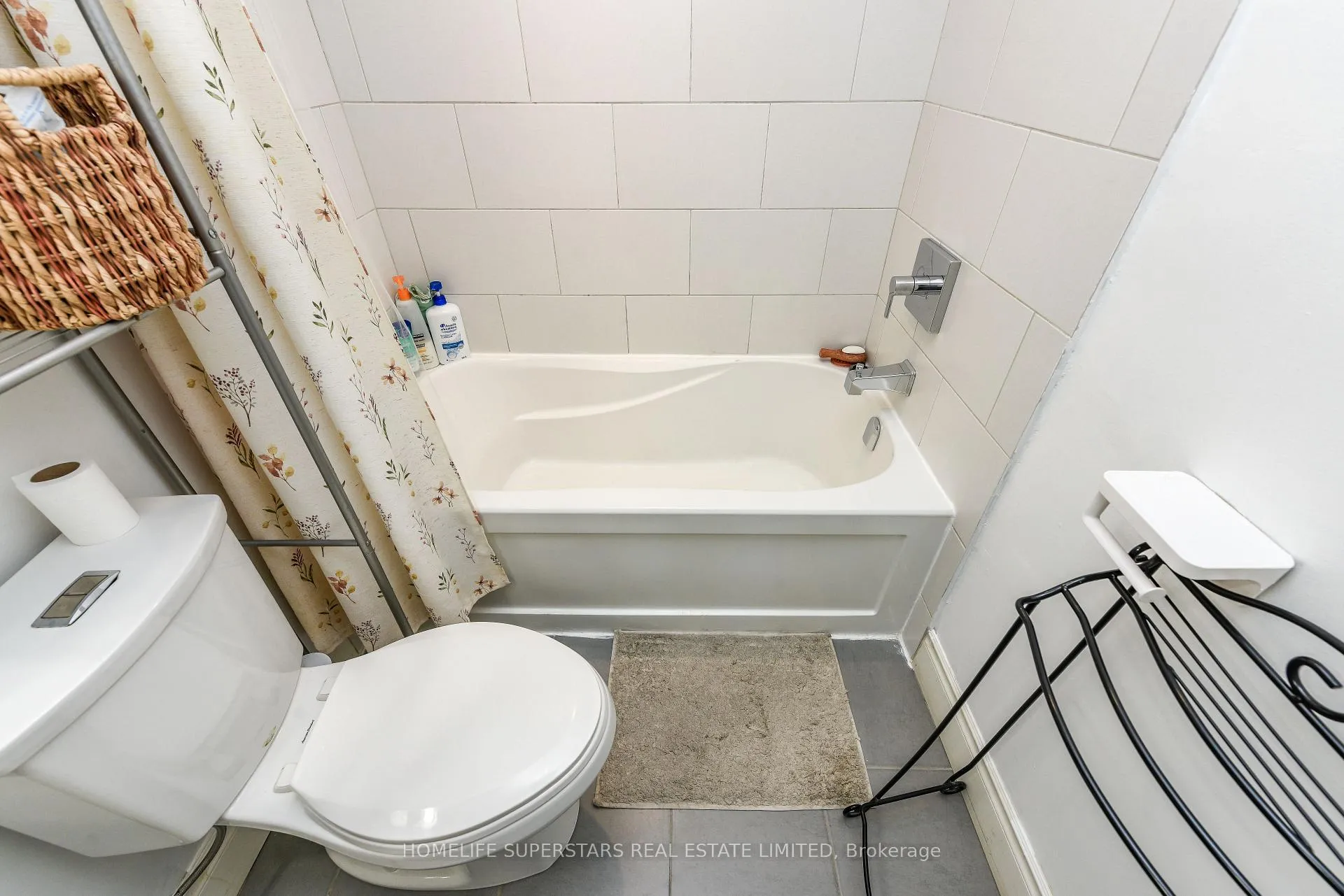 Photo 11 of 6 Farley Road, Brampton, Fletcher's West — HOMEH