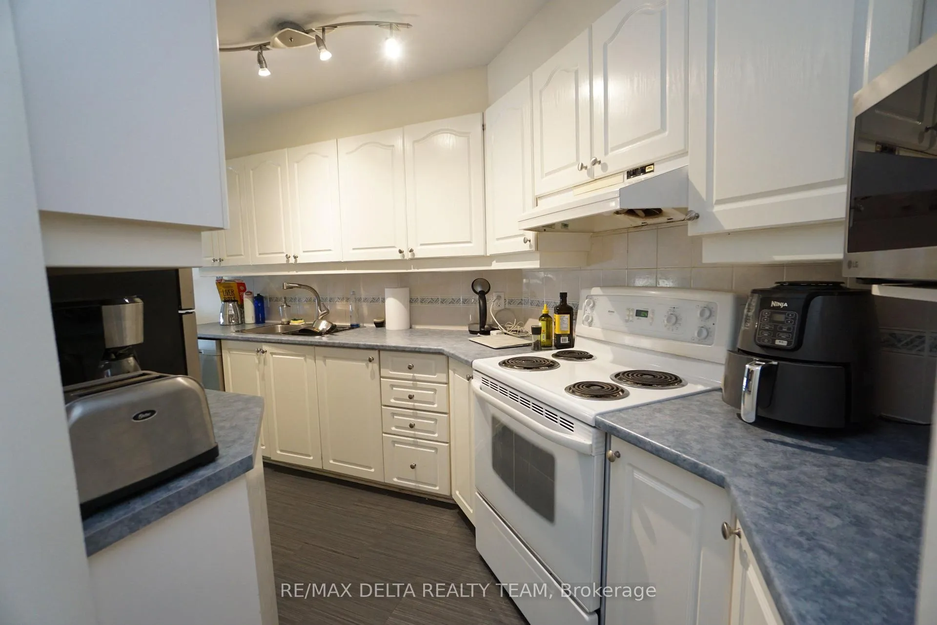 Photo 6 of 7-525 Lisgar Street, Ottawa, Ottawa Centre — HOMEH